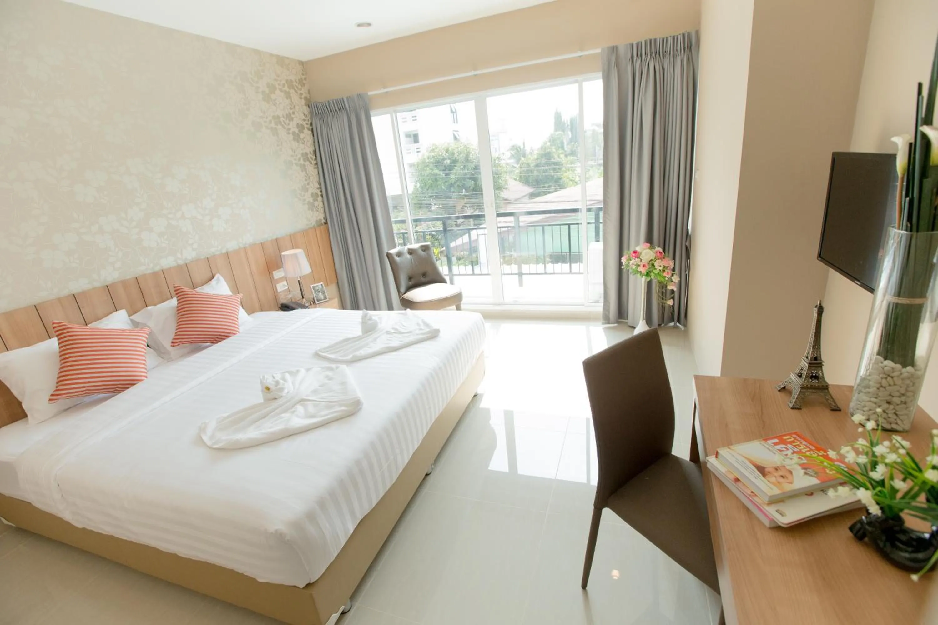 Day, Bed in The Bedroom Ladprao 101 Bangkok - SHA