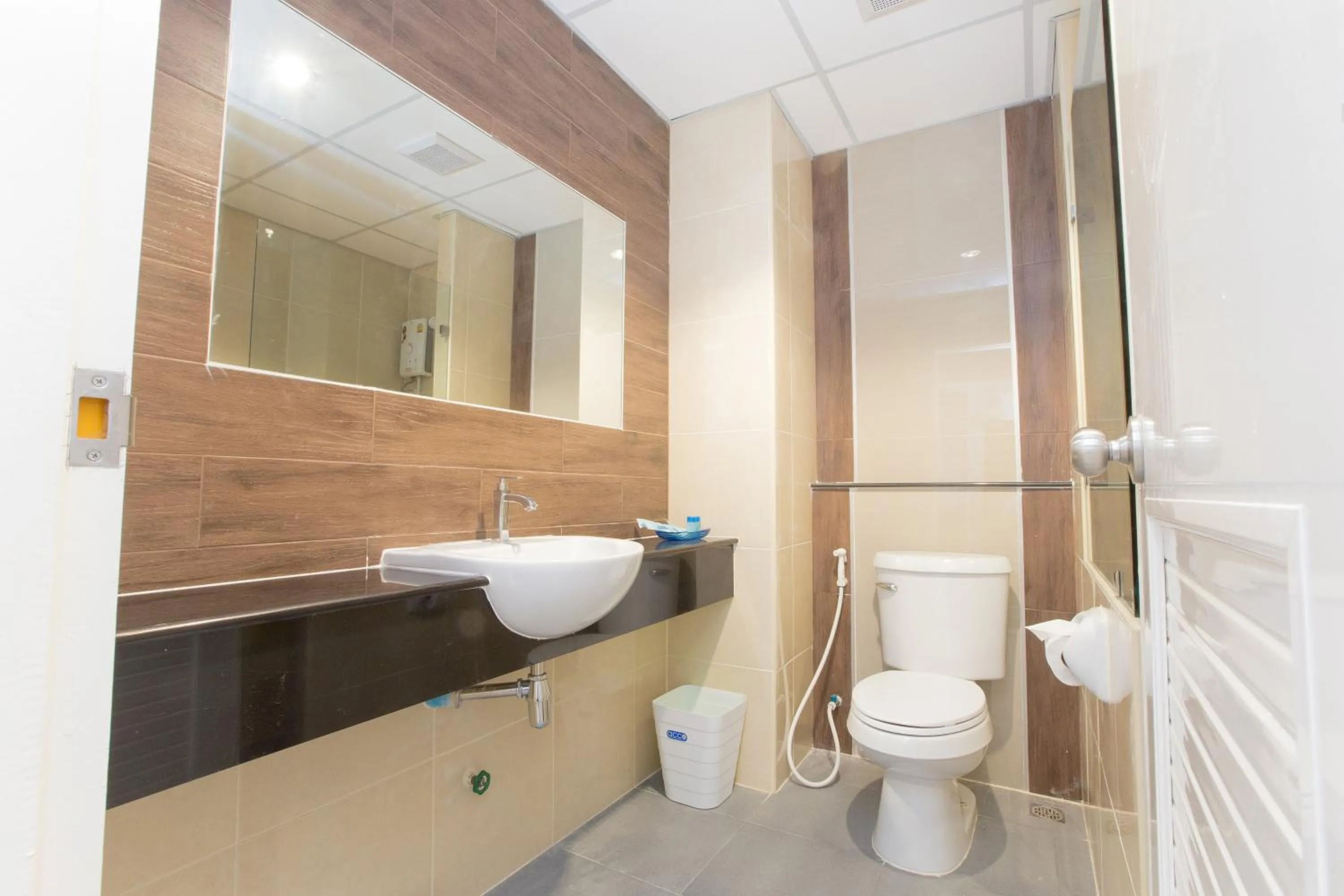 Bathroom in The Bedroom Ladprao 101 Bangkok - SHA