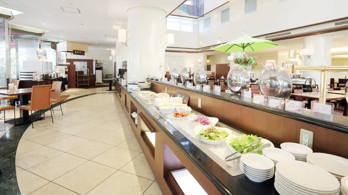Restaurant/places to eat in Smile Hotel Naha City Resort