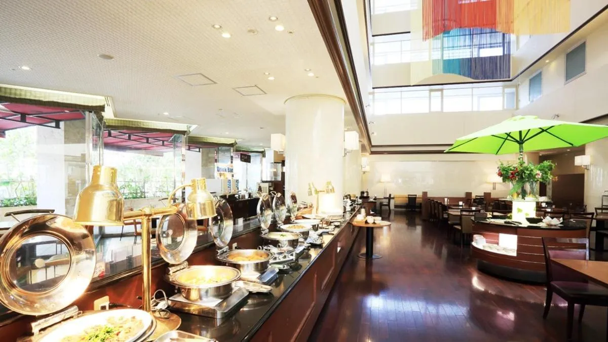 Restaurant/places to eat in Smile Hotel Naha City Resort