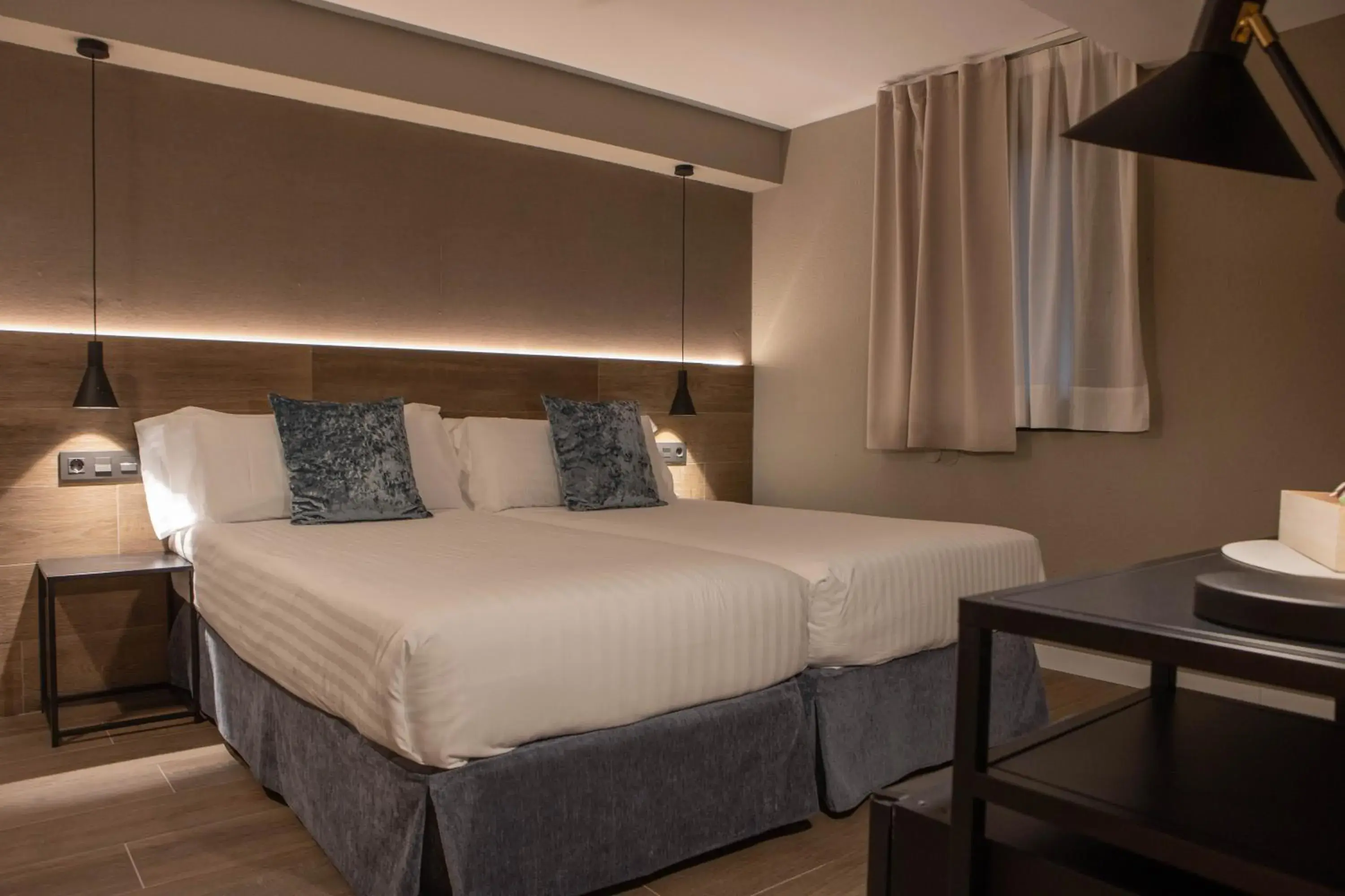 Bed in Yomo Eureka Bed in Yomo Eureka