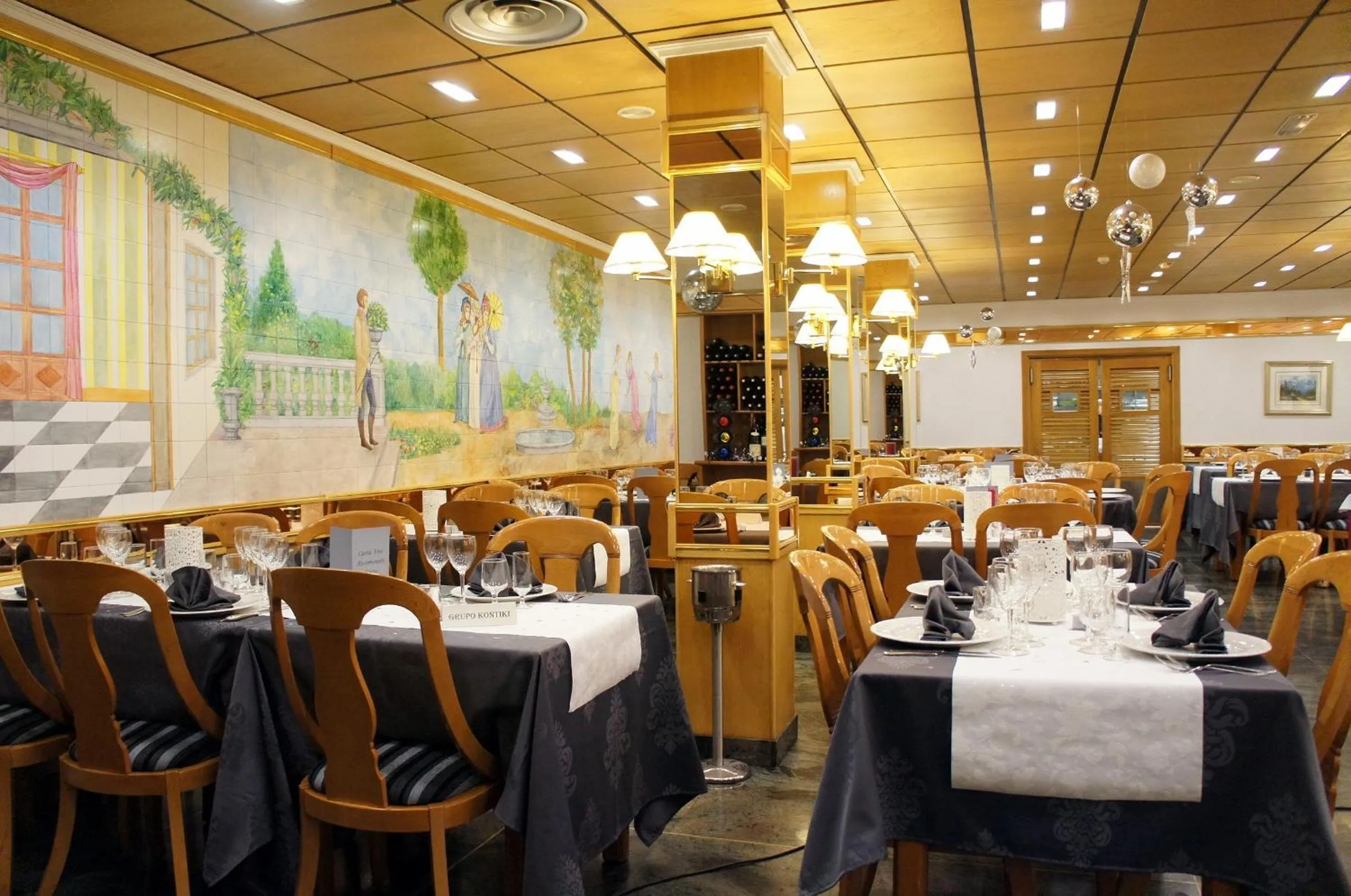 Restaurant/places to eat in Yomo Eureka