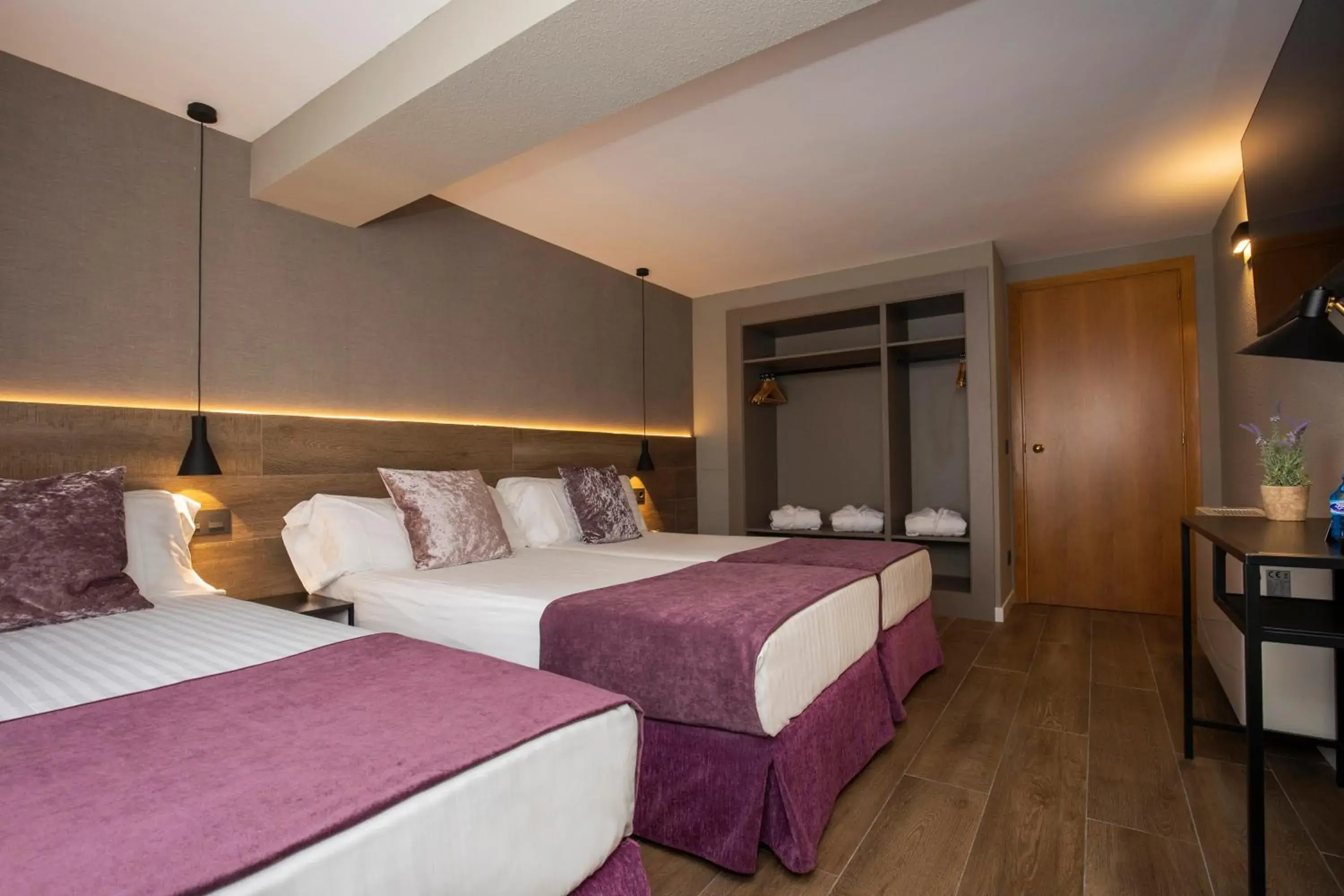 Bed in Yomo Eureka Bed in Yomo Eureka