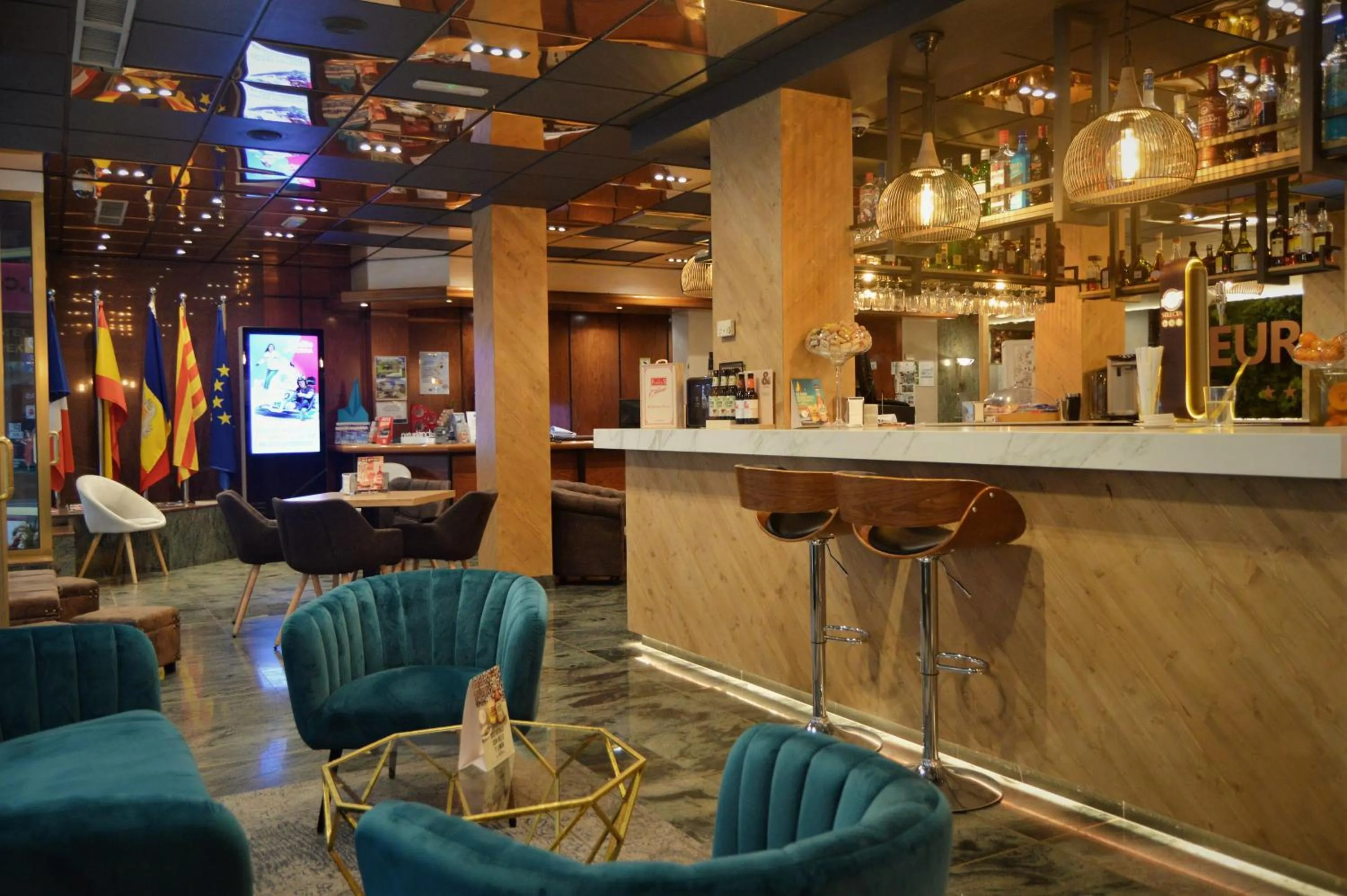Lounge or bar in Yomo Eureka
