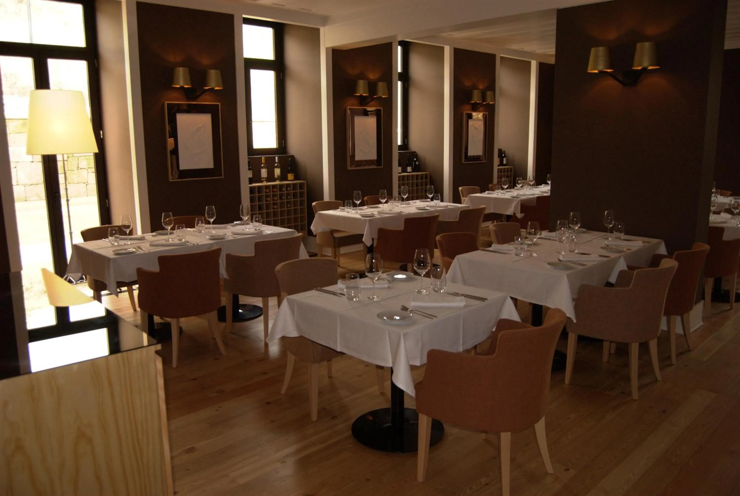 Restaurant/places to eat in Longroiva Hotel Rural