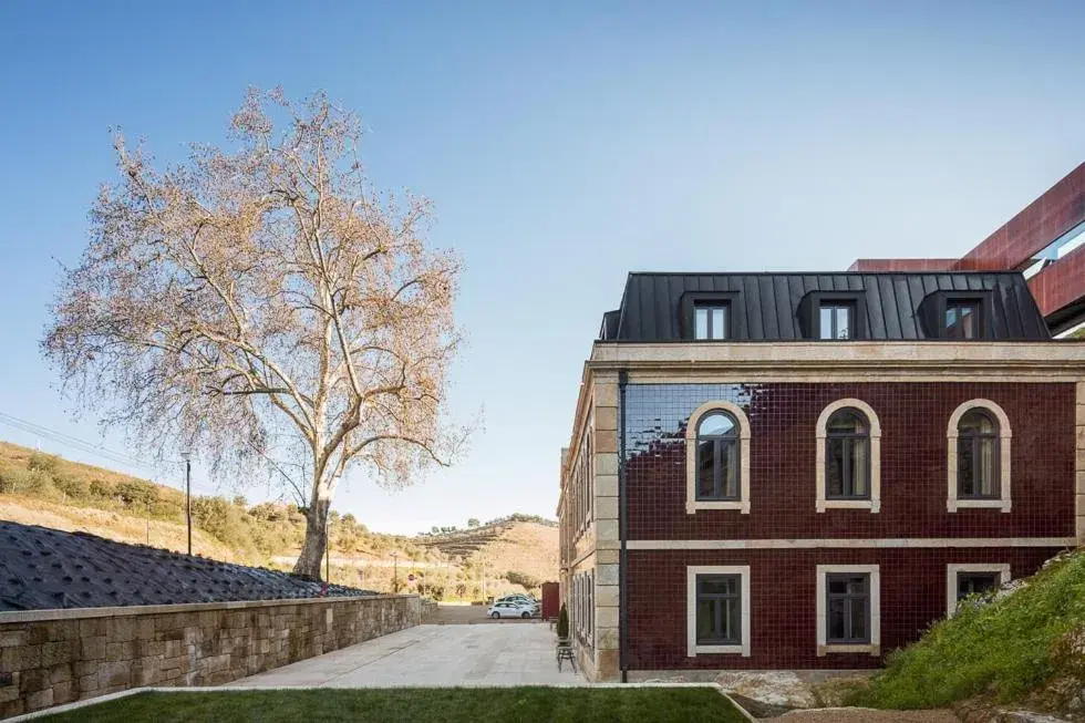 Property building in Longroiva Hotel Rural Property building in Longroiva Hotel Rural