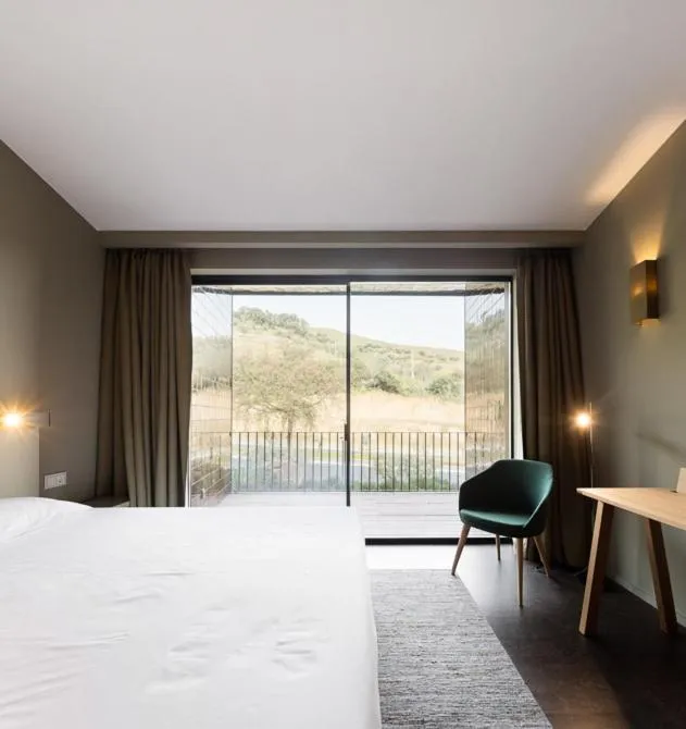 View (from property/room), Bed in Longroiva Hotel Rural