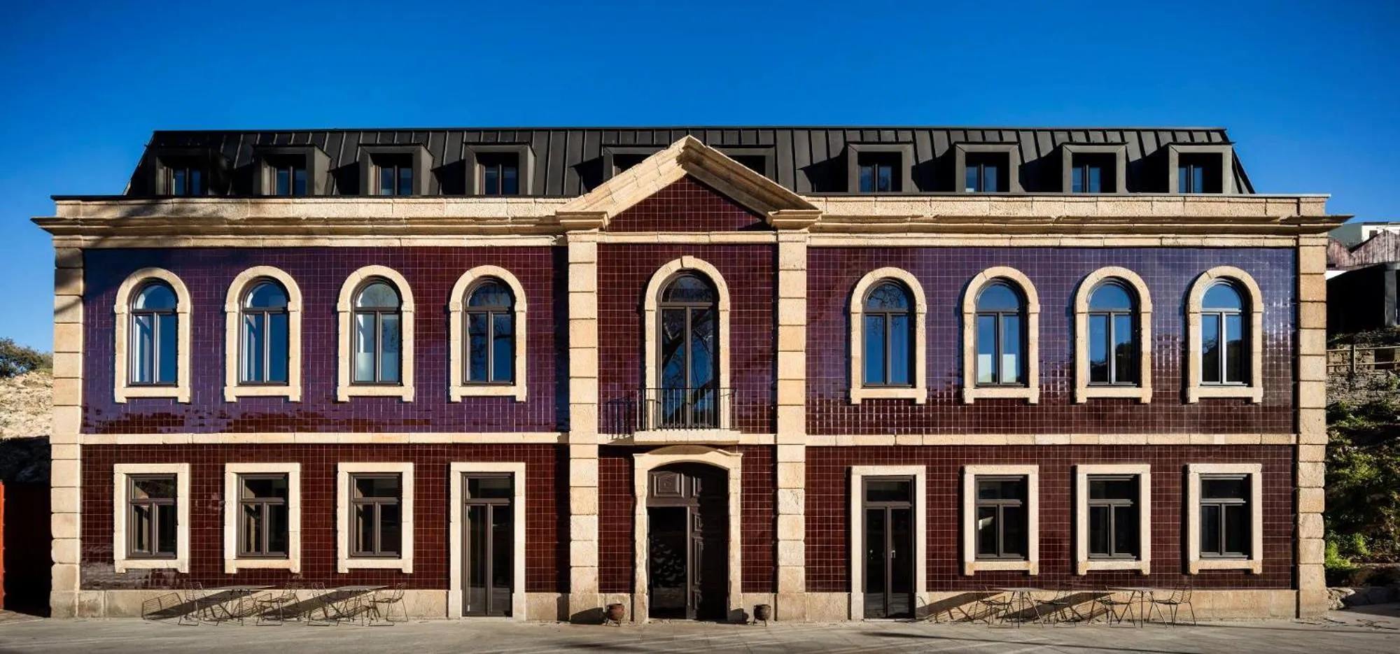 Property building in Longroiva Hotel Rural