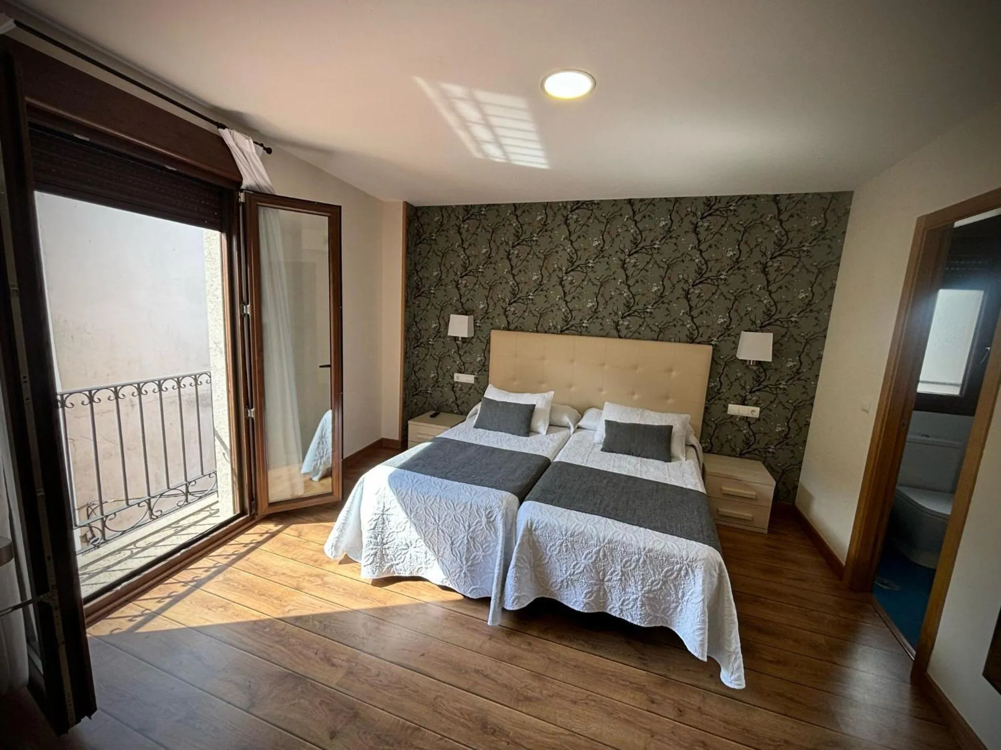 Bed in Hotel Molina Real