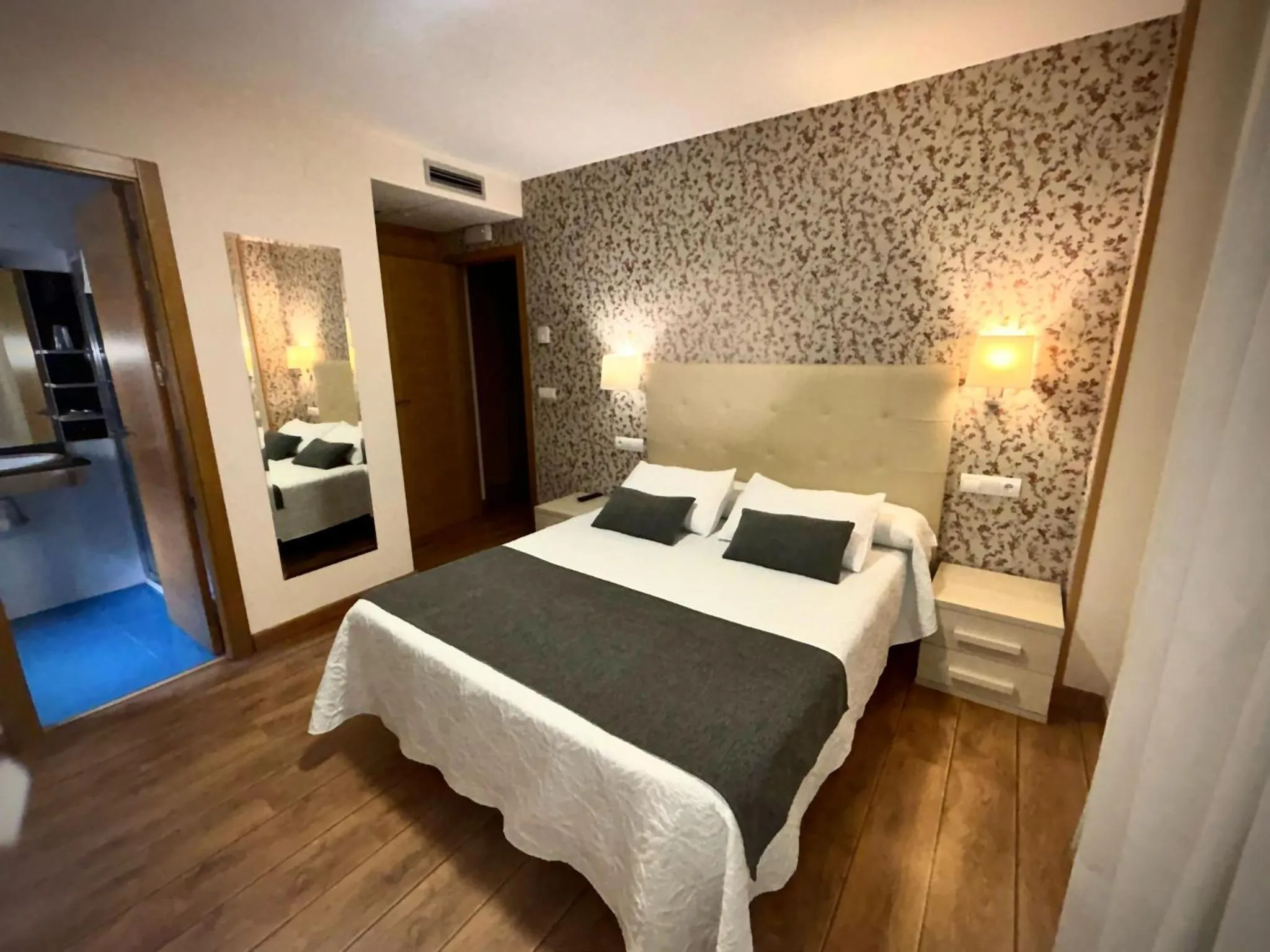 Bed in Hotel Molina Real