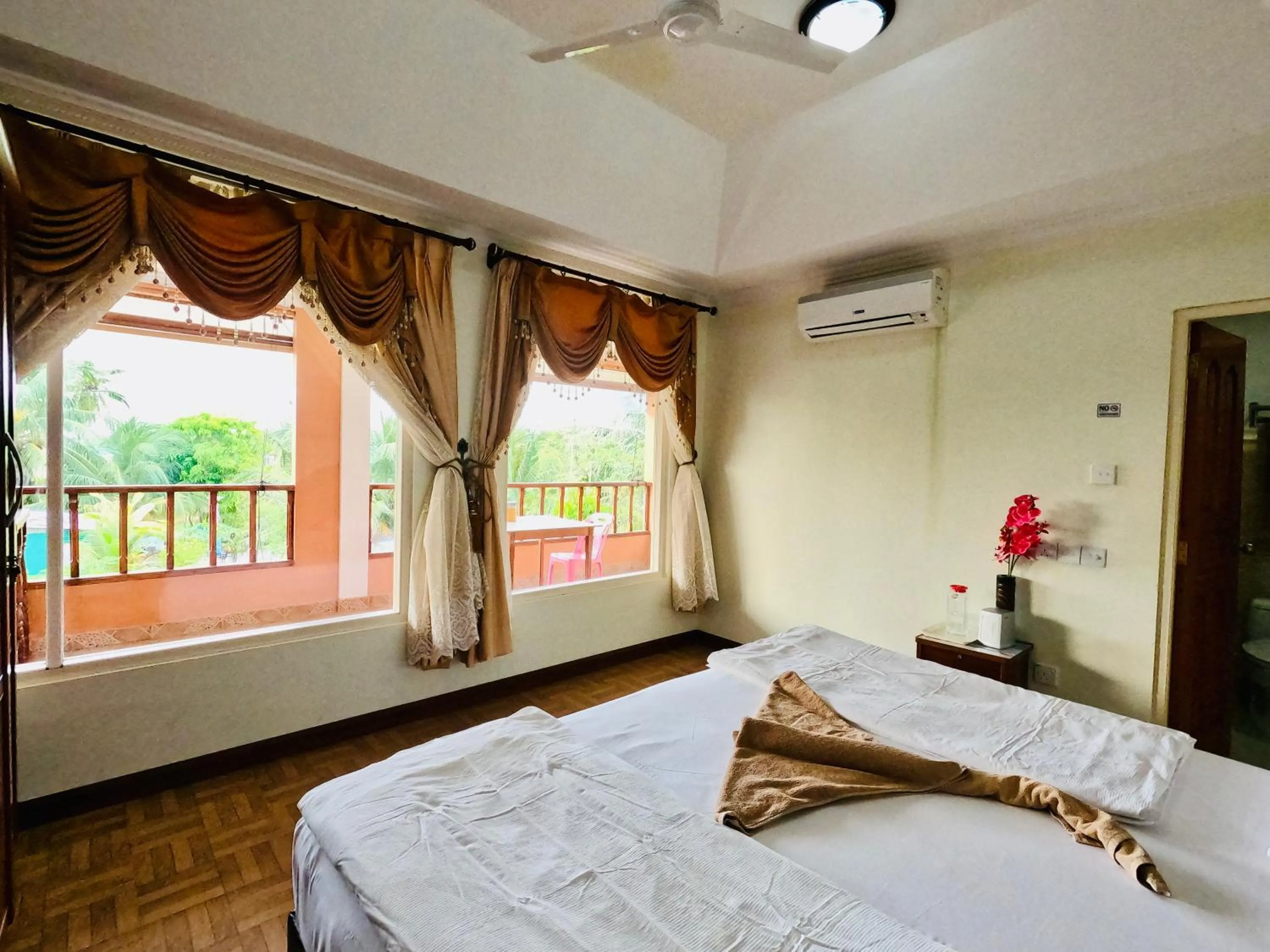 Bed in Shamar Guesthouse & Dive