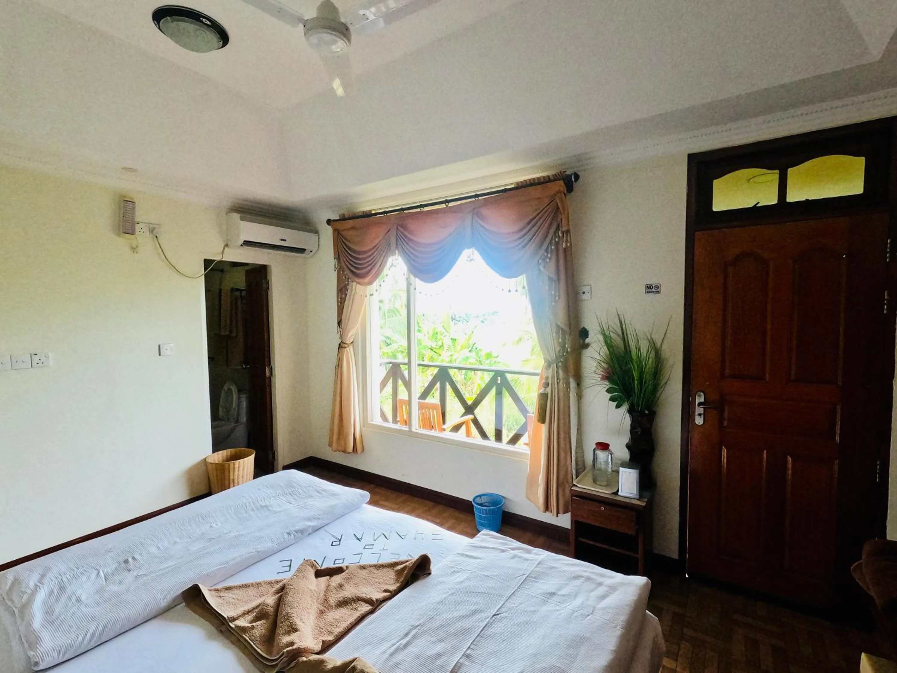 Bed in Shamar Guesthouse & Dive