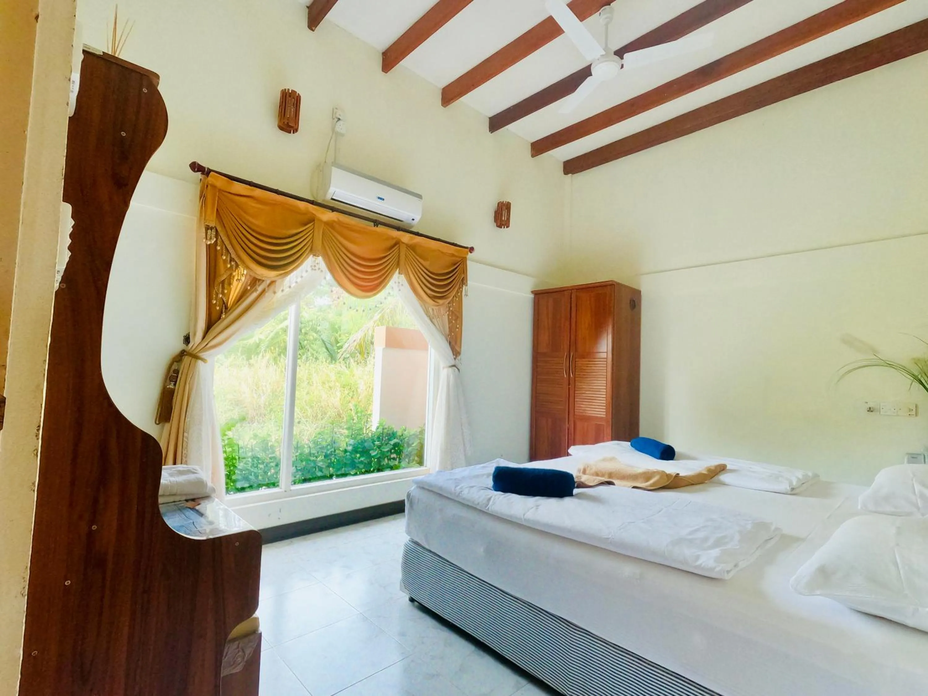 Bed in Shamar Guesthouse & Dive