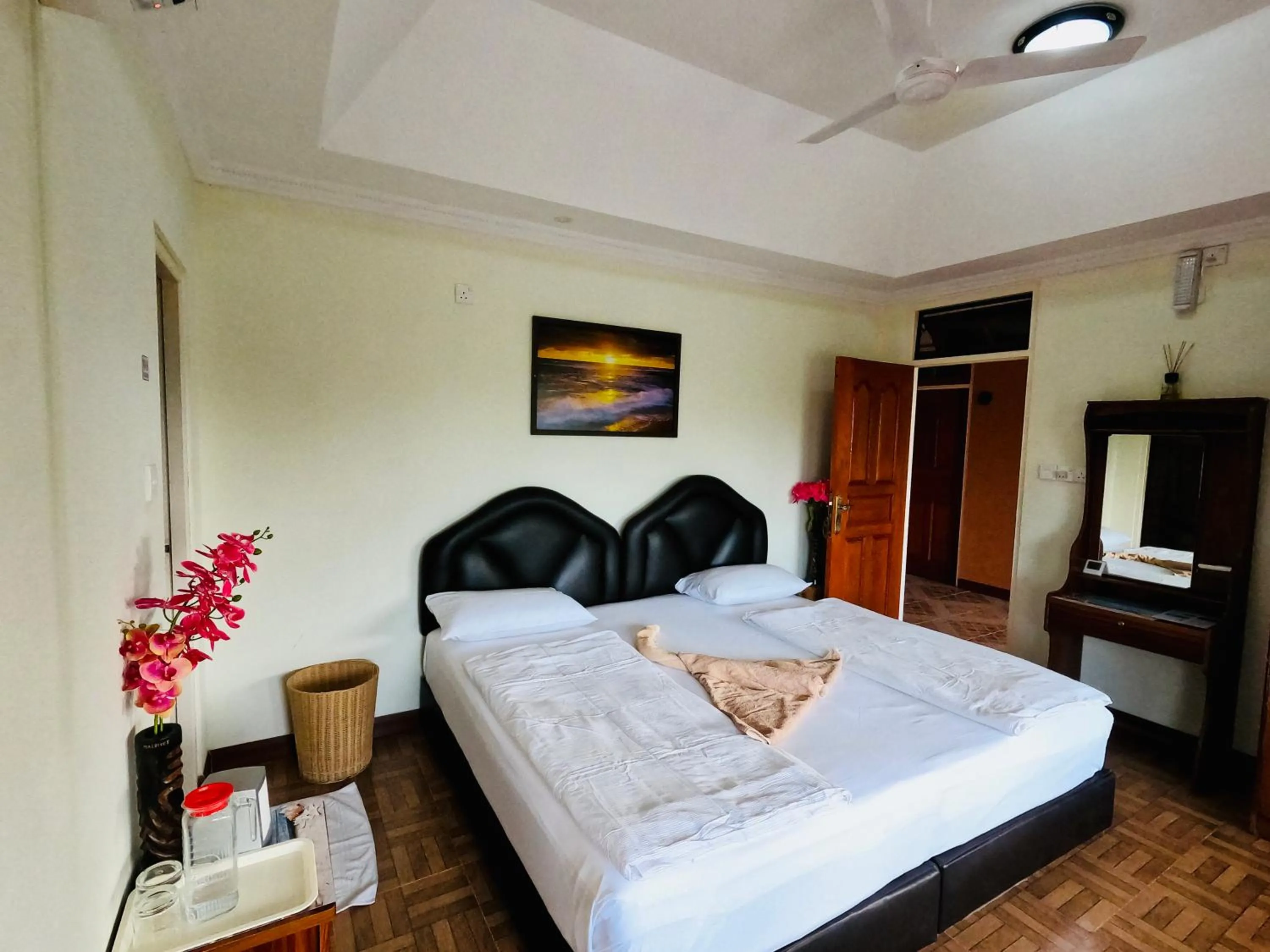 Bed in Shamar Guesthouse & Dive