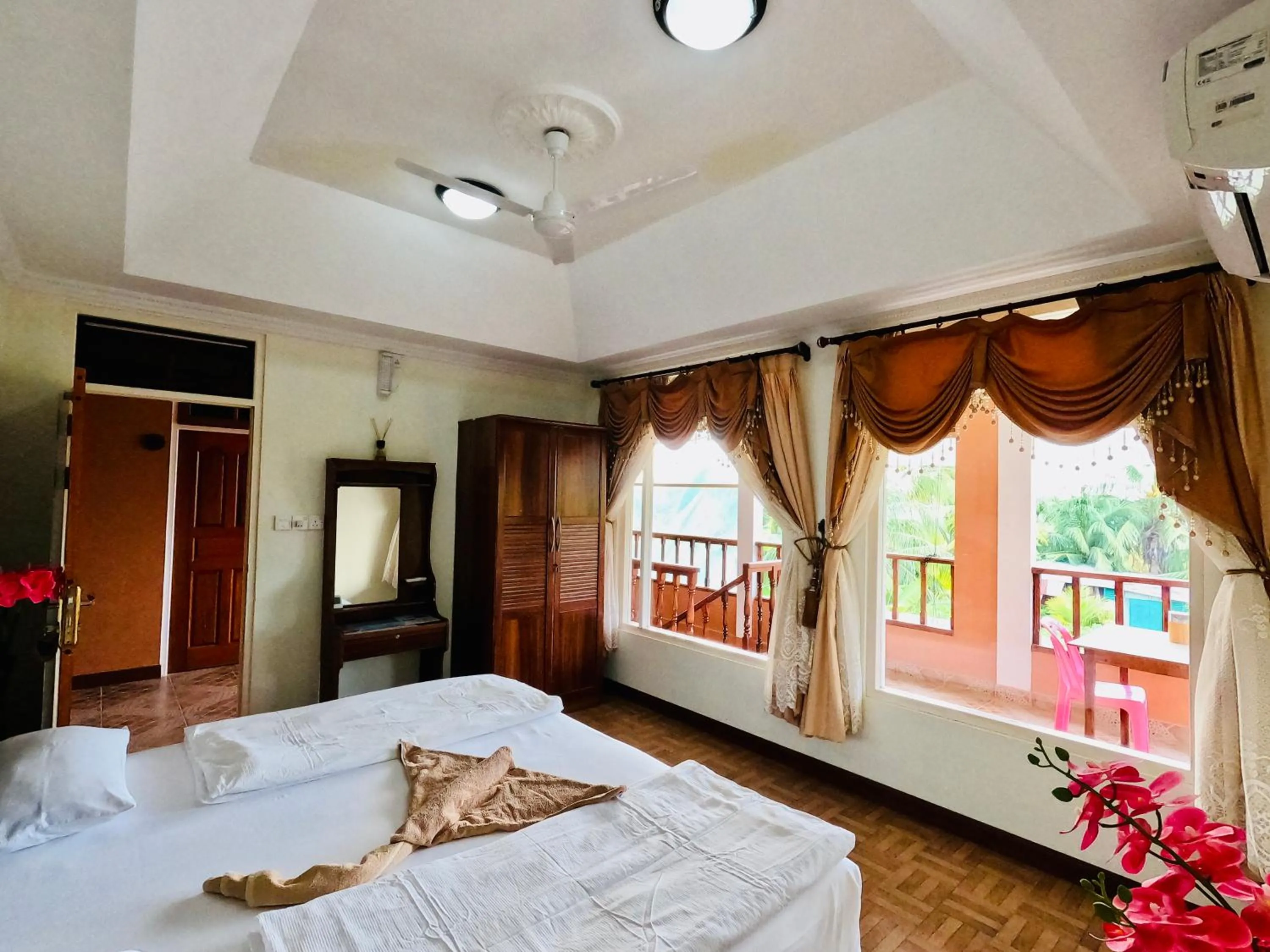 Bed in Shamar Guesthouse & Dive