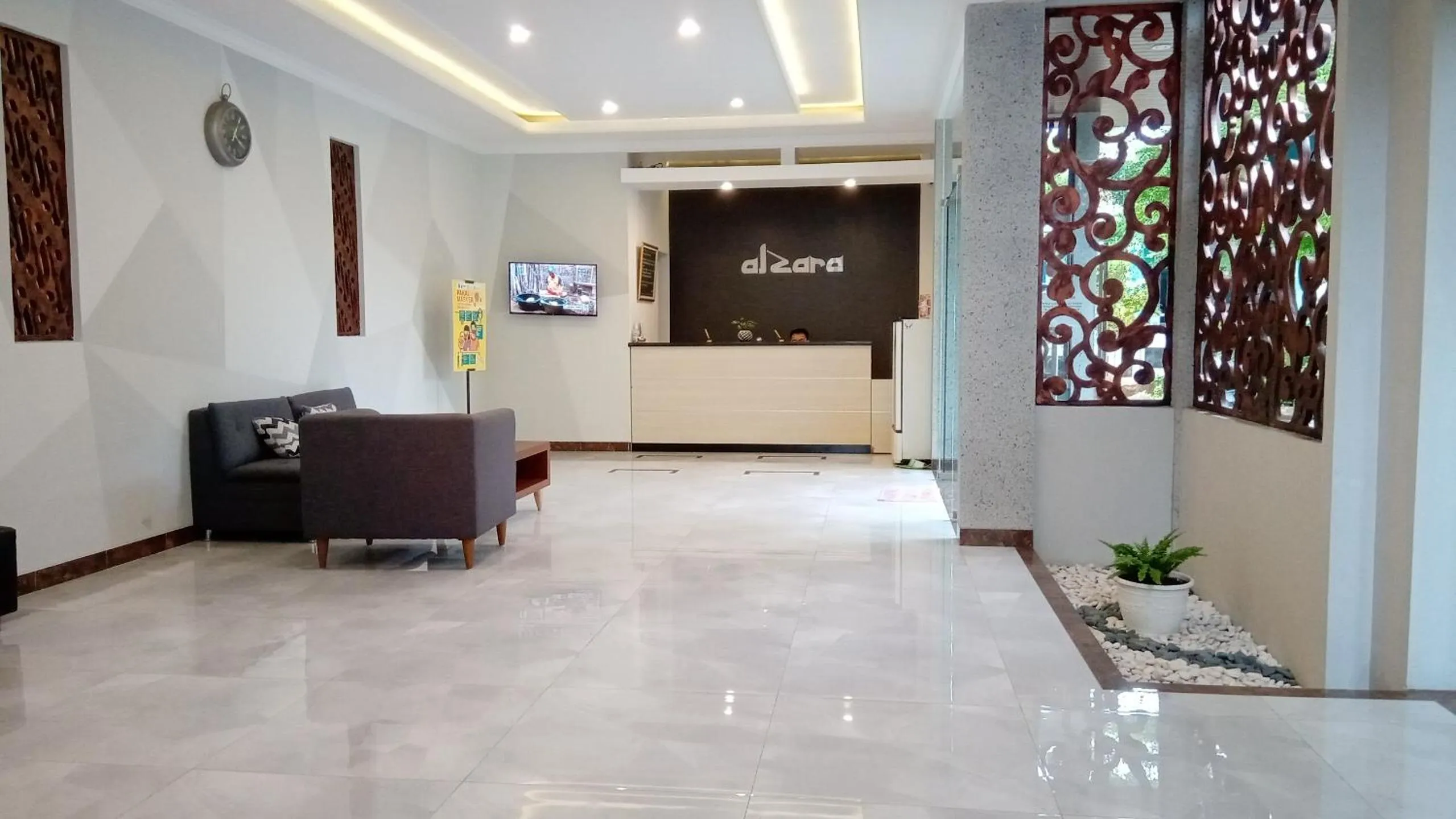 Lobby or reception in Alzara Hotel Syariah