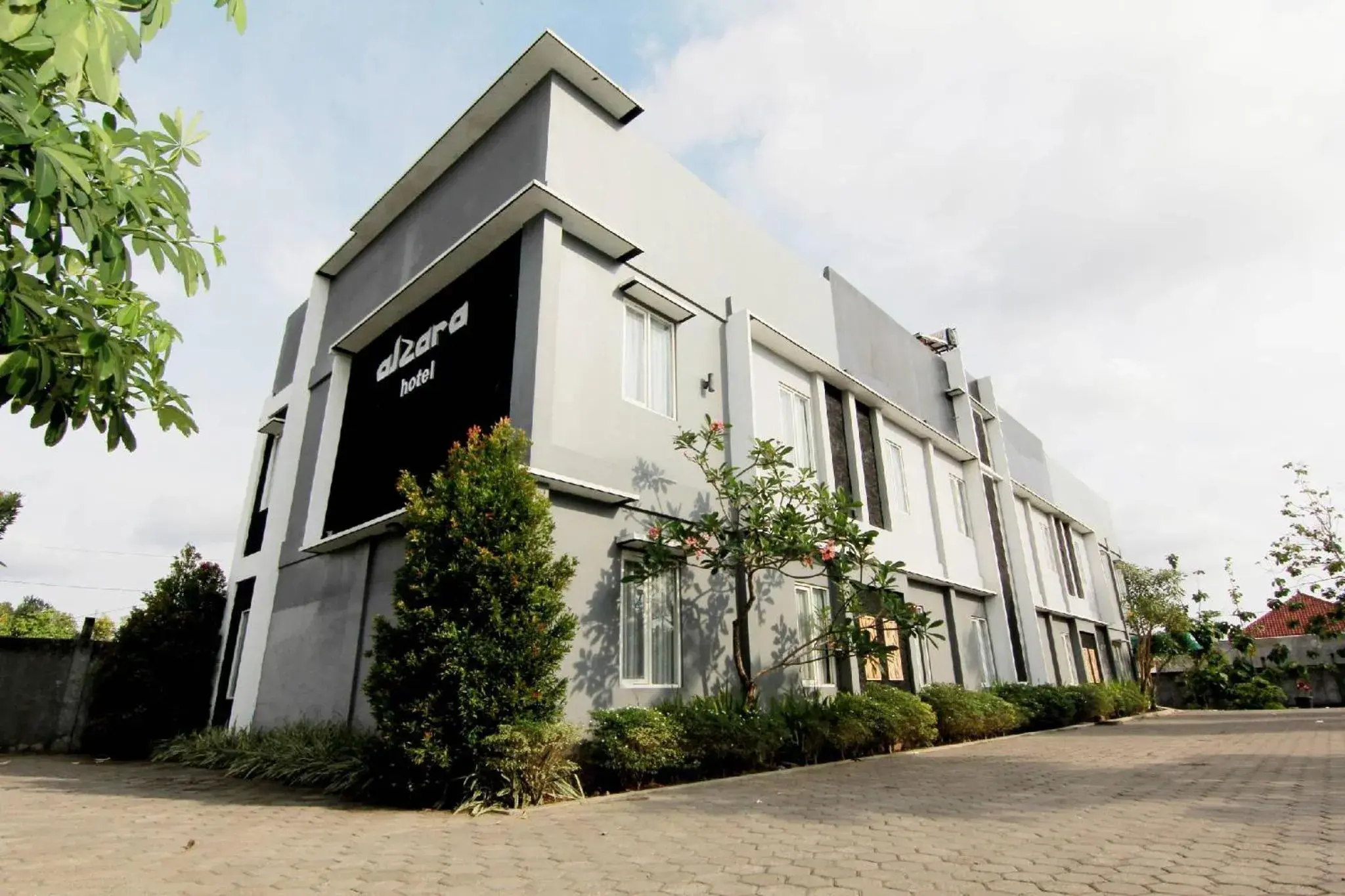 Property building in Alzara Hotel Syariah Property building in Alzara Hotel Syariah