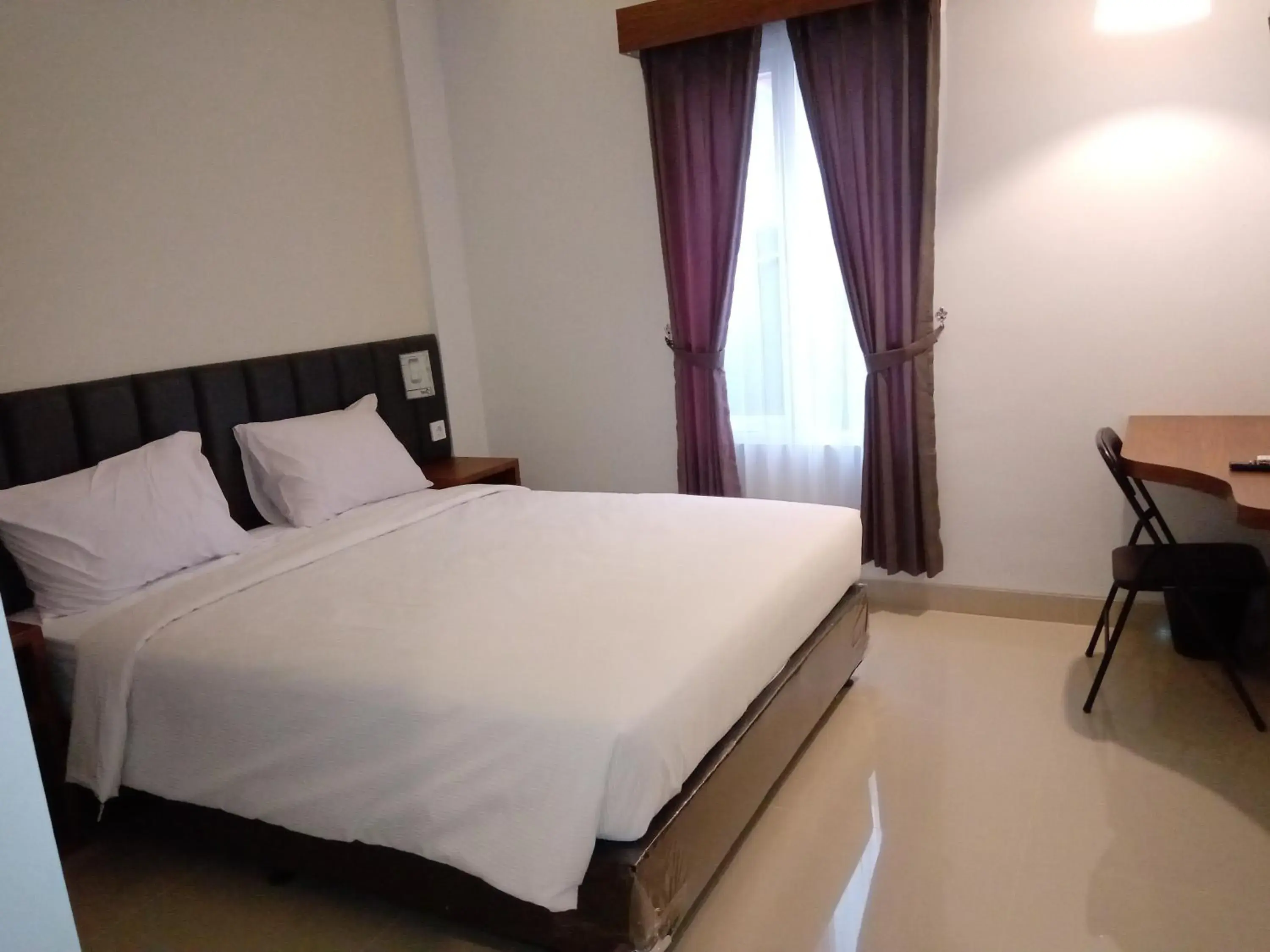 Standard Double Room in Alzara Hotel Syariah Standard Double Room in Alzara Hotel Syariah