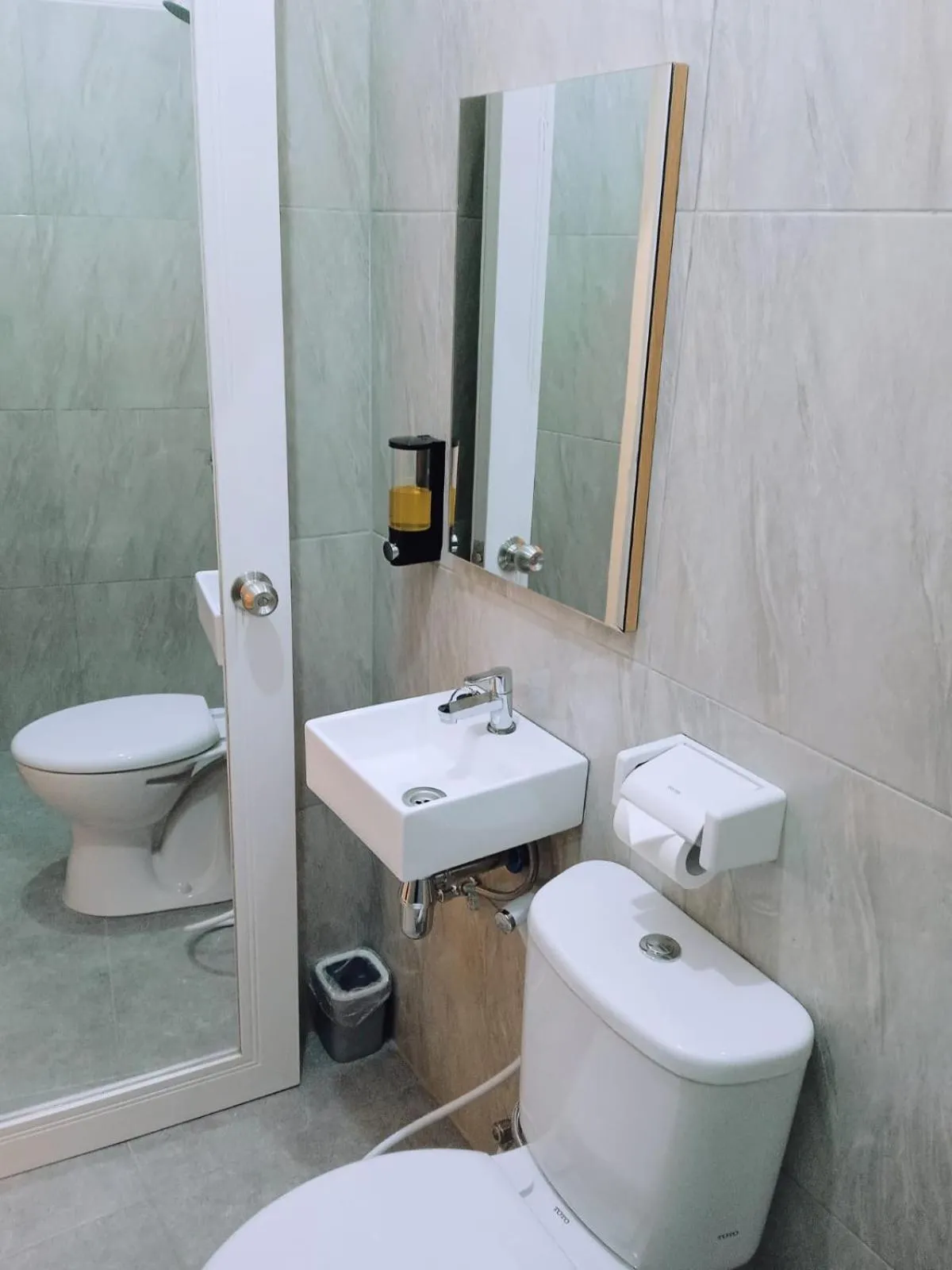 Toilet in Alzara Hotel Syariah