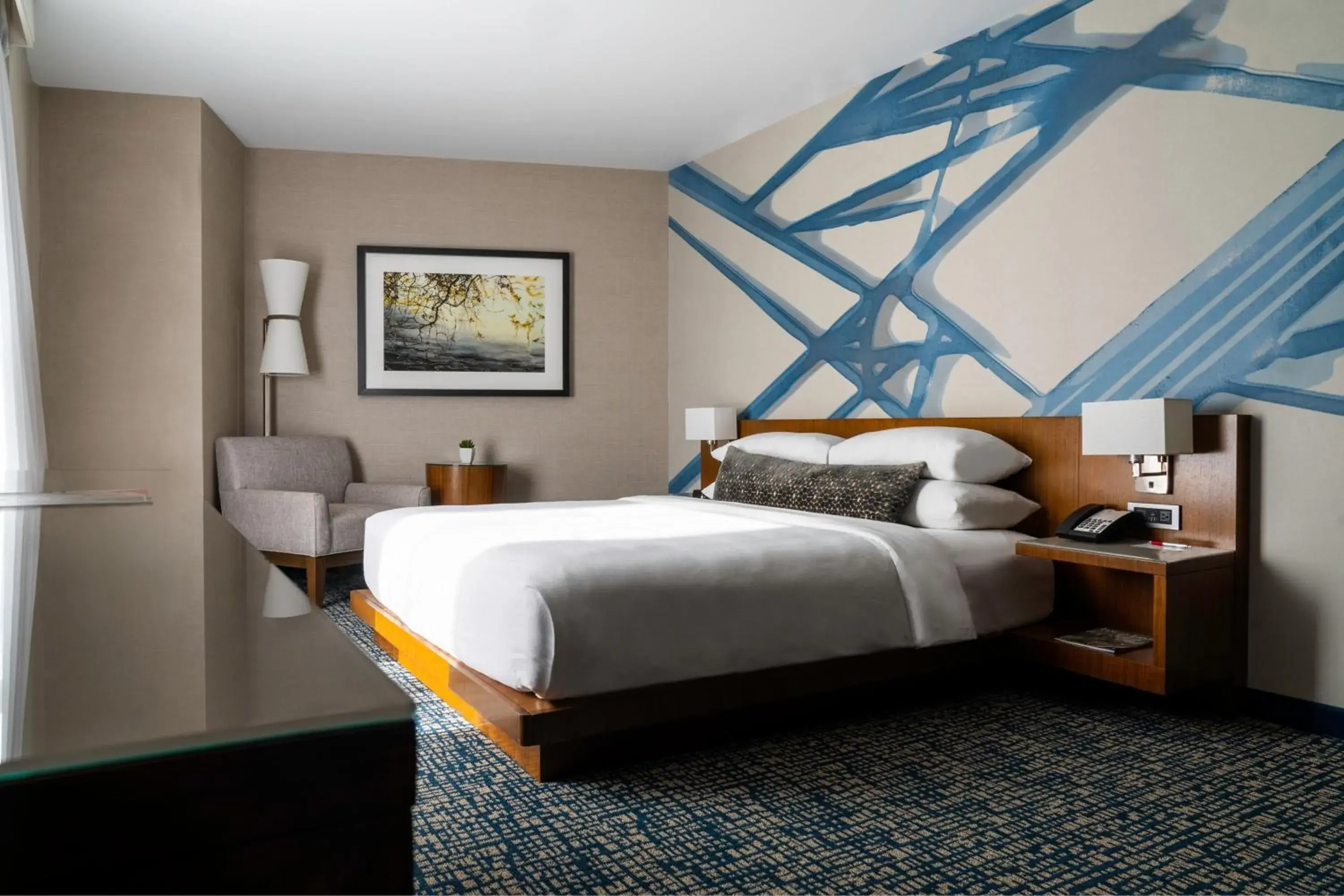 Guest King Room in Ithaca Marriott Downtown on the Commons Guest King Room in Ithaca Marriott Downtown on the Commons