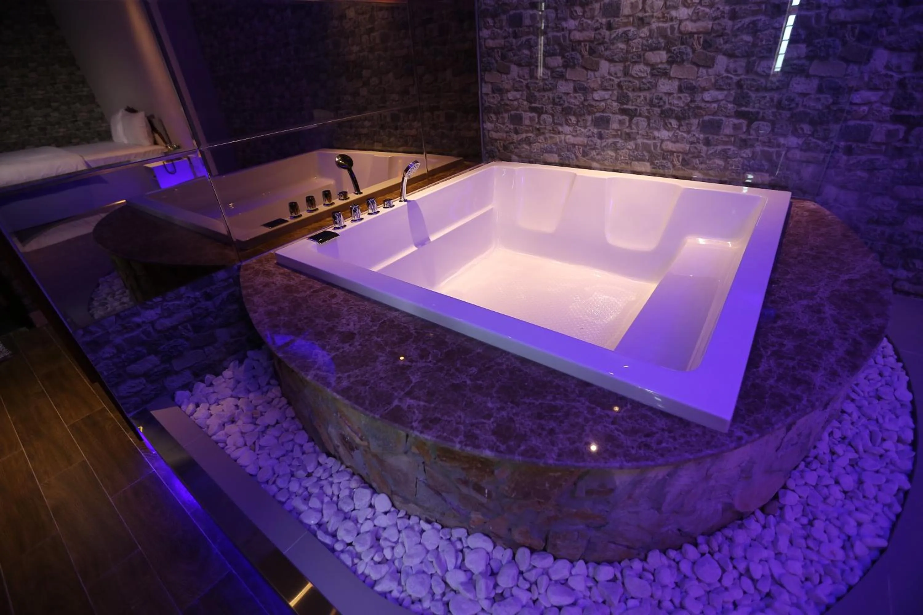 Property building in Bonita Grand Hotel