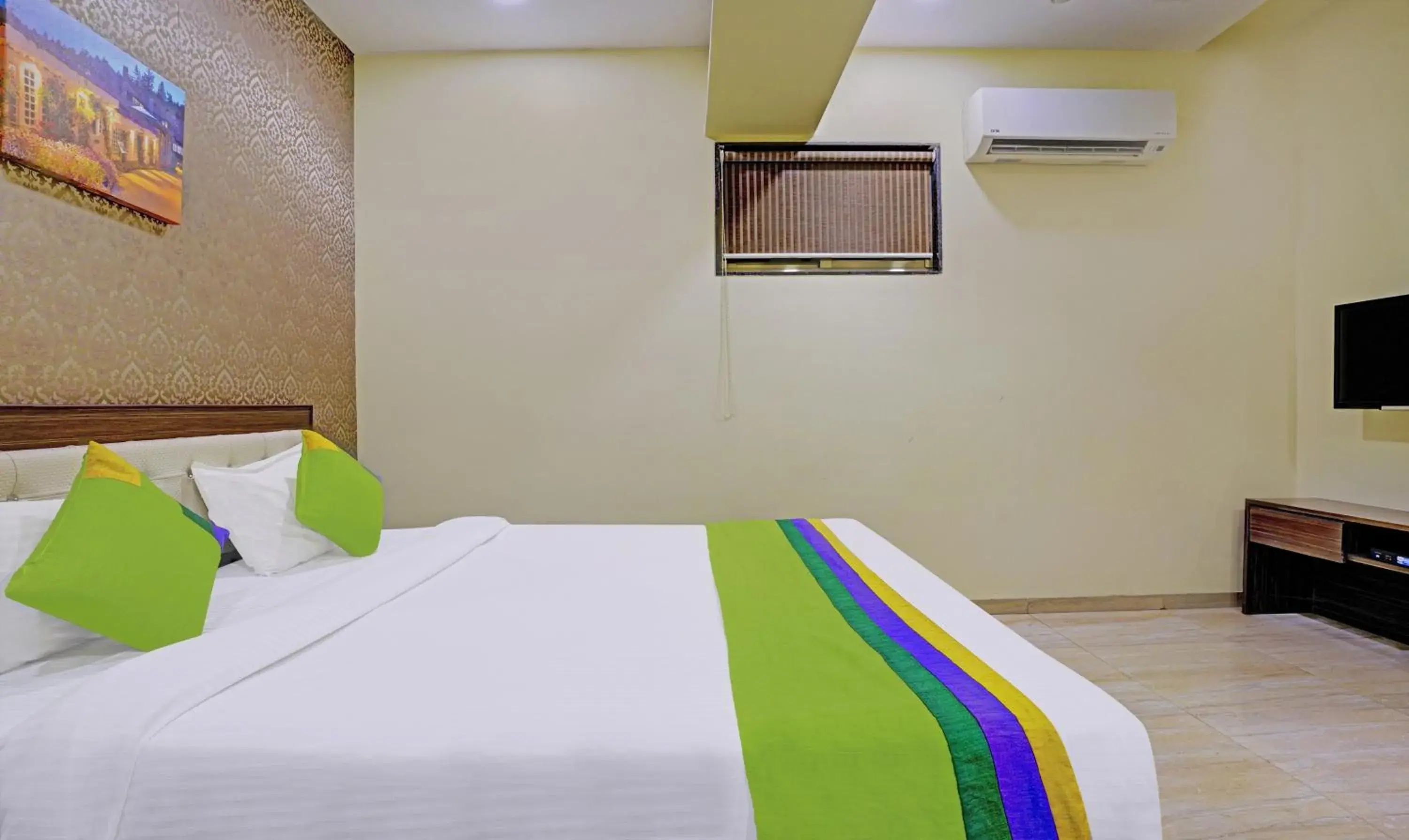 Bedroom, Bed in Treebo De Grandeur Anand Nagar Bedroom, Bed in Treebo De Grandeur Anand Nagar