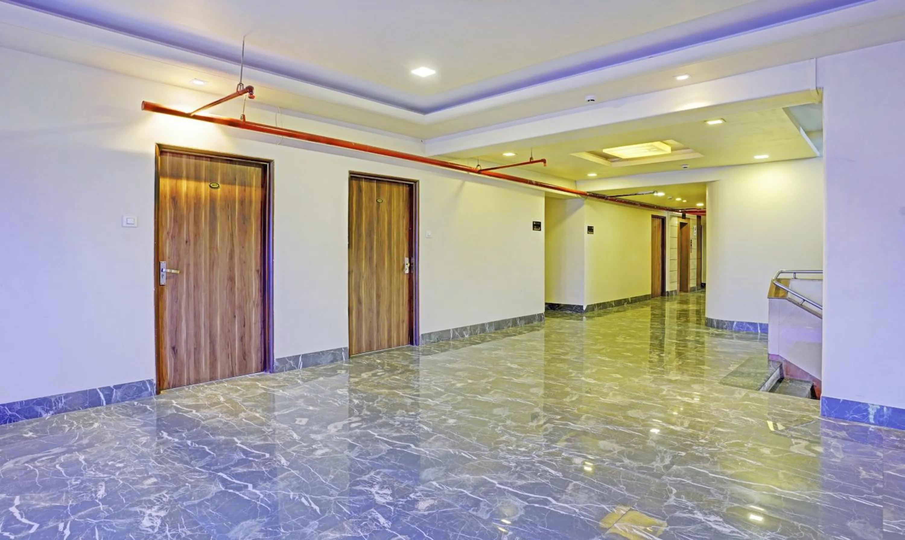 Lobby or reception in Treebo De Grandeur Anand Nagar