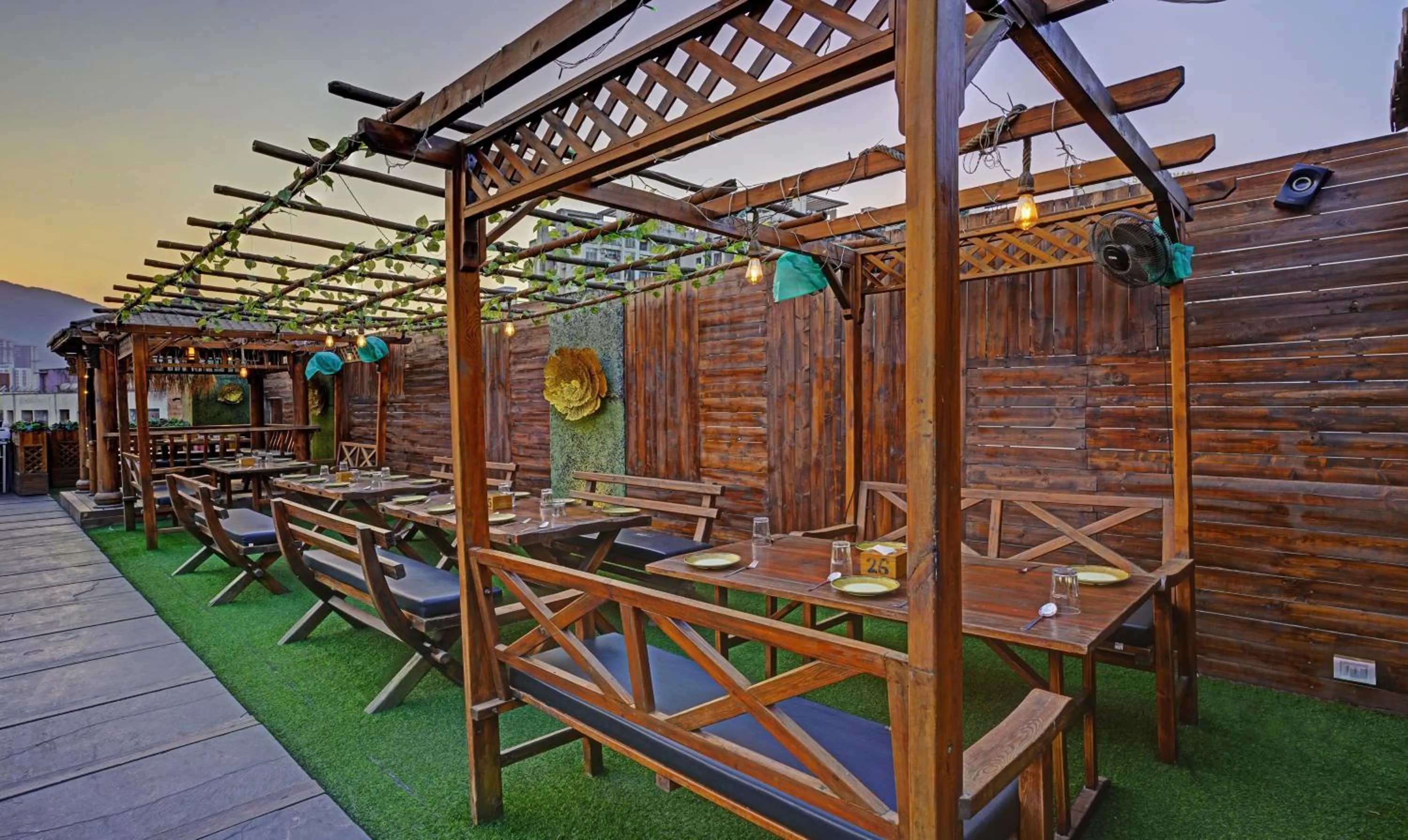 Lounge or bar in Treebo De Grandeur Anand Nagar