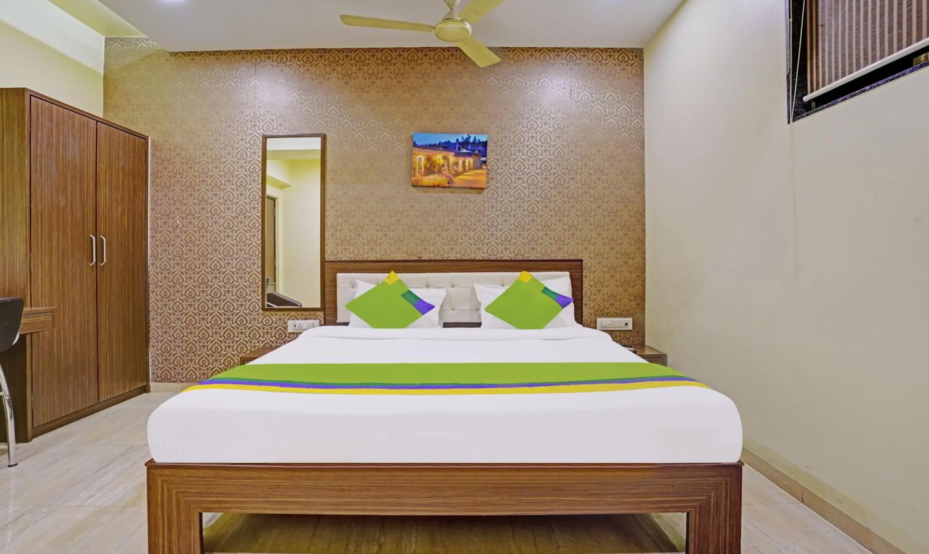 Bedroom, Bed in Treebo De Grandeur Anand Nagar Bedroom, Bed in Treebo De Grandeur Anand Nagar