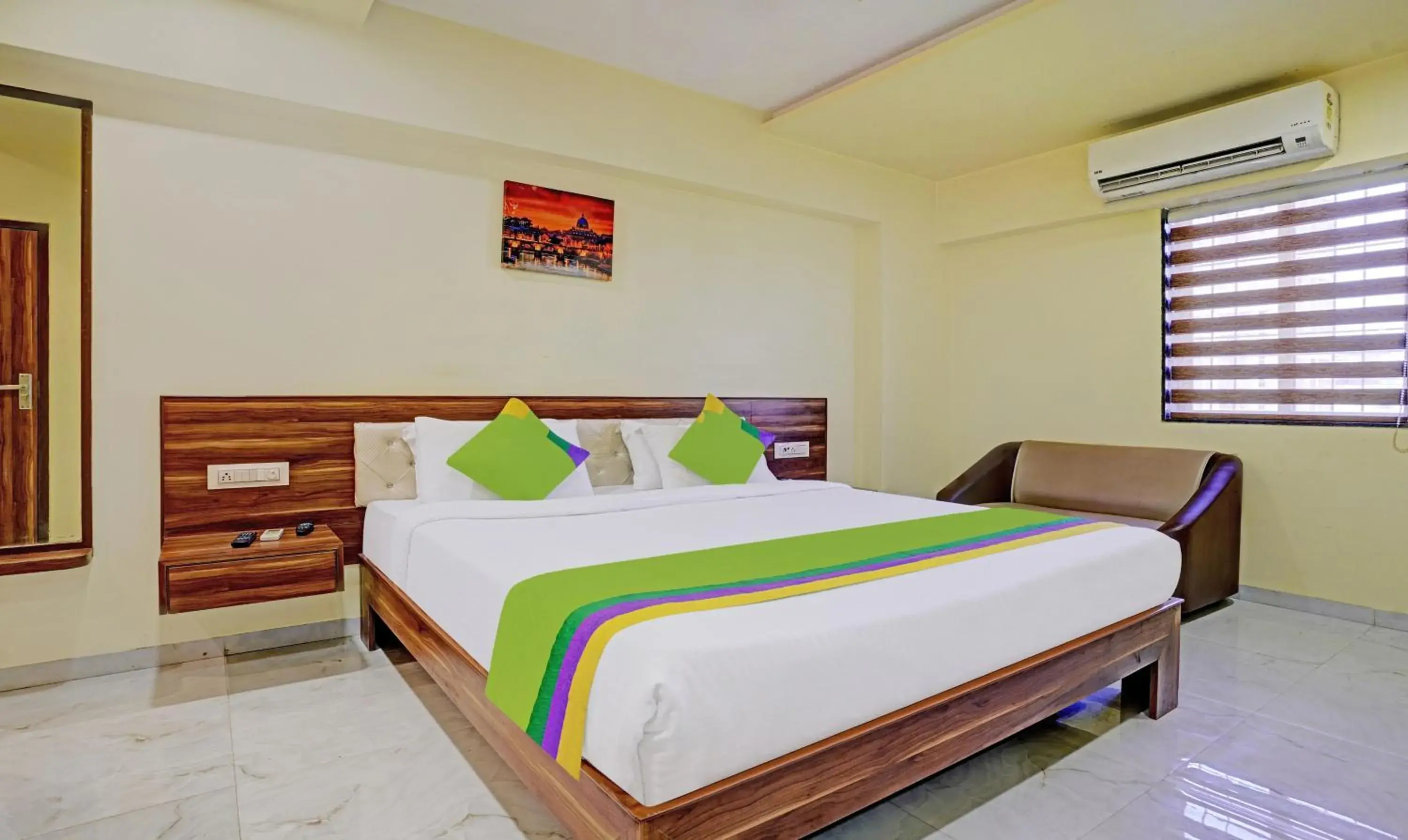 Bedroom, Bed in Treebo De Grandeur Anand Nagar Bedroom, Bed in Treebo De Grandeur Anand Nagar
