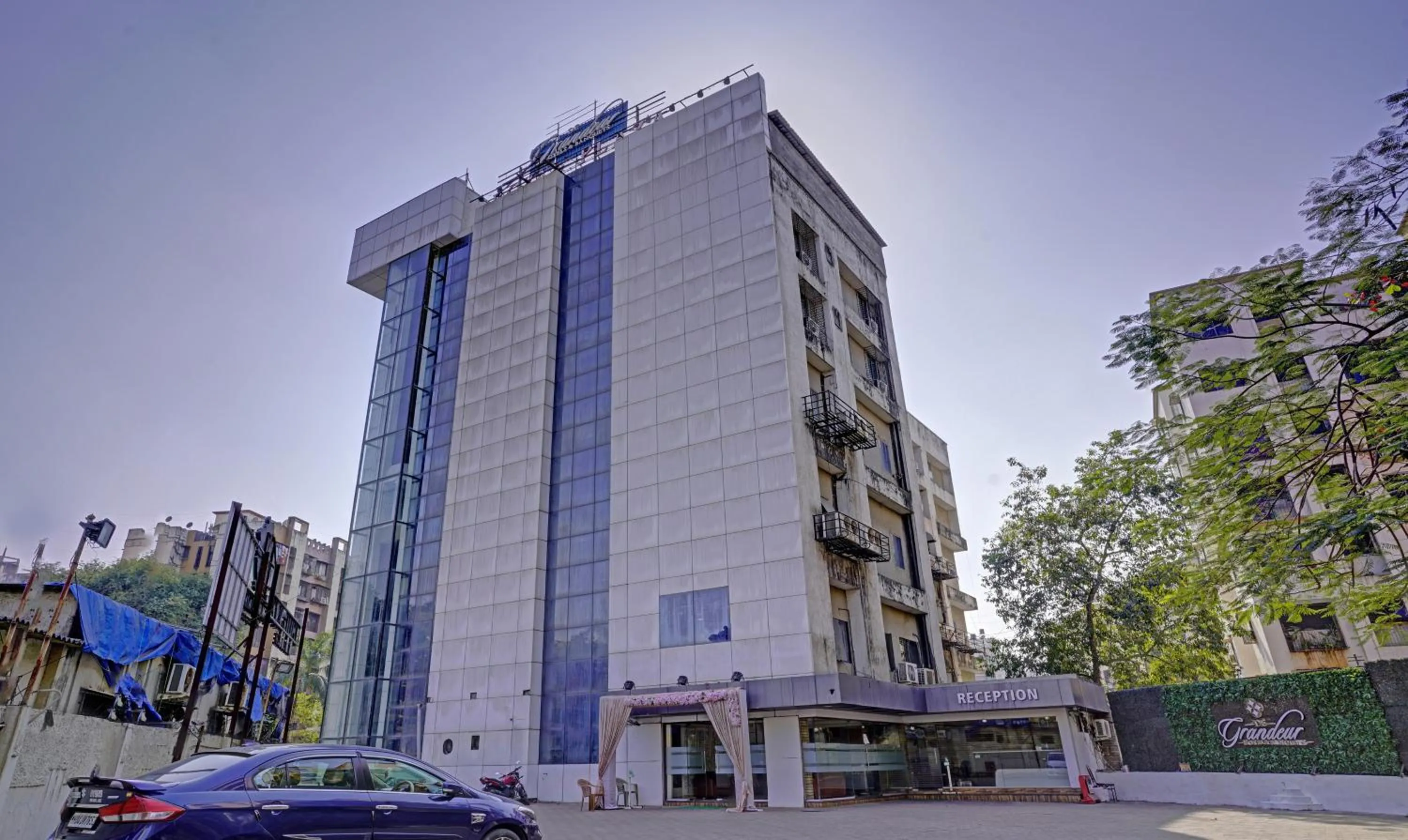 Property building in Treebo De Grandeur Anand Nagar