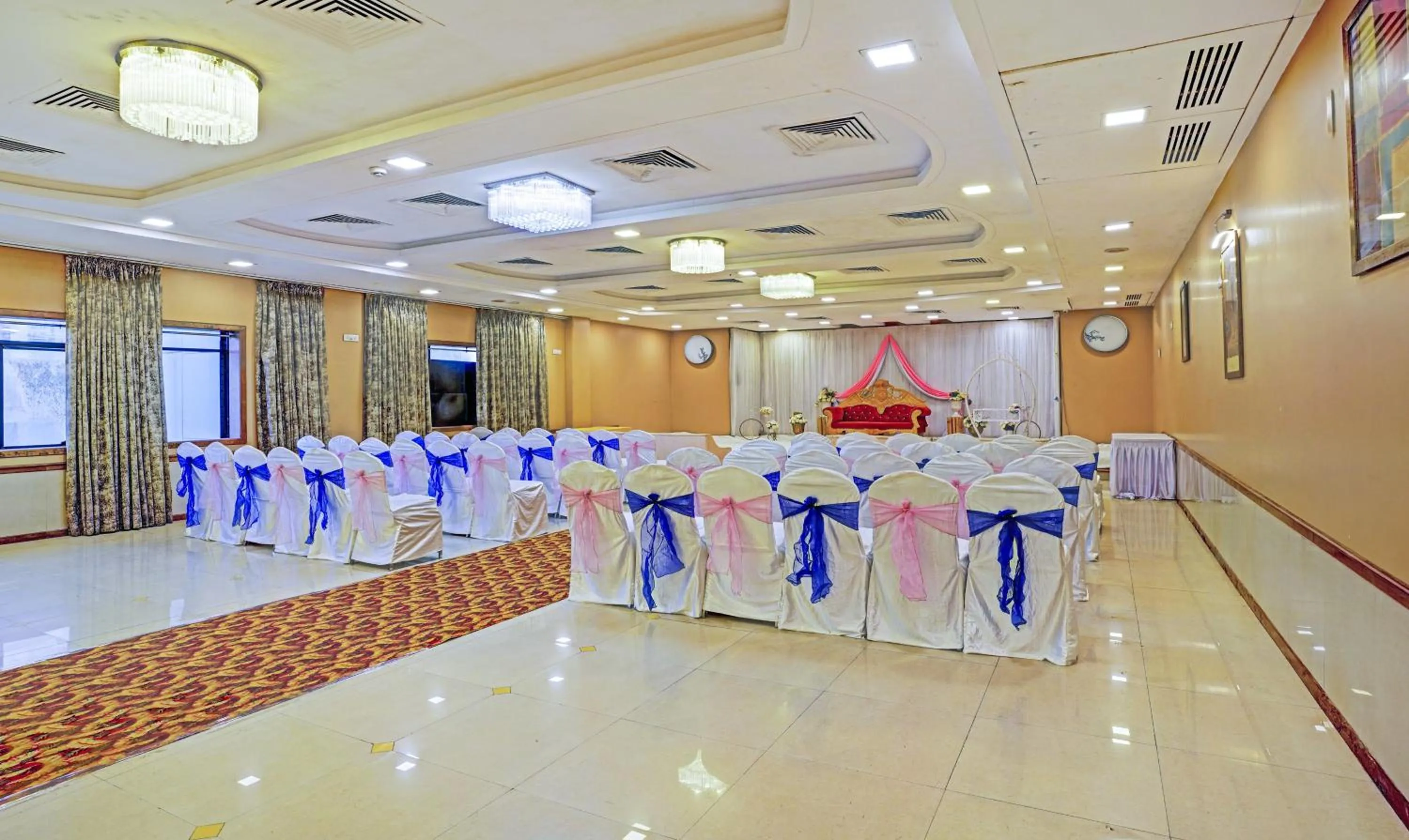 Banquet/Function facilities in Treebo De Grandeur Anand Nagar