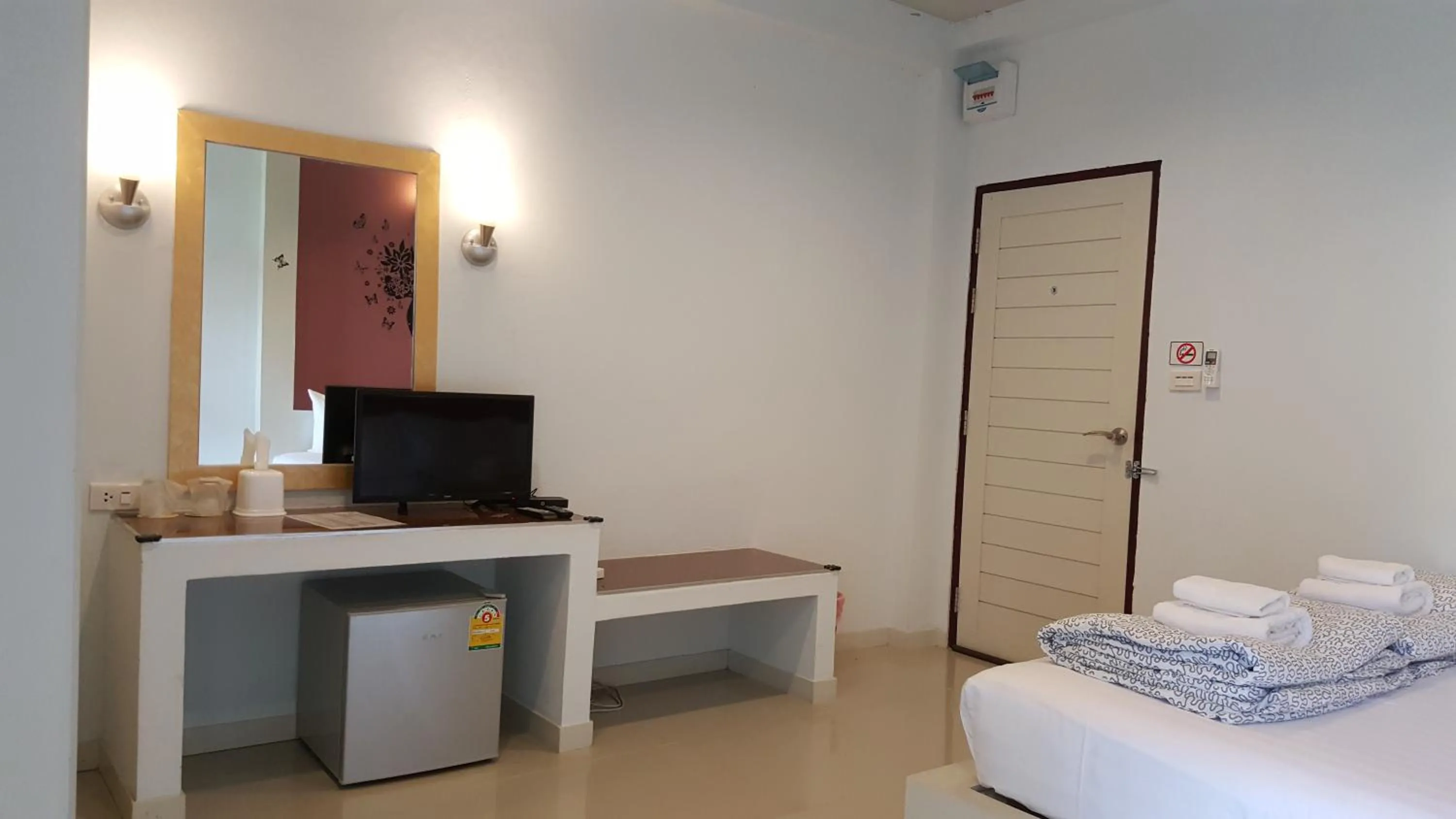 Bed in Juntima Place at Amphawa