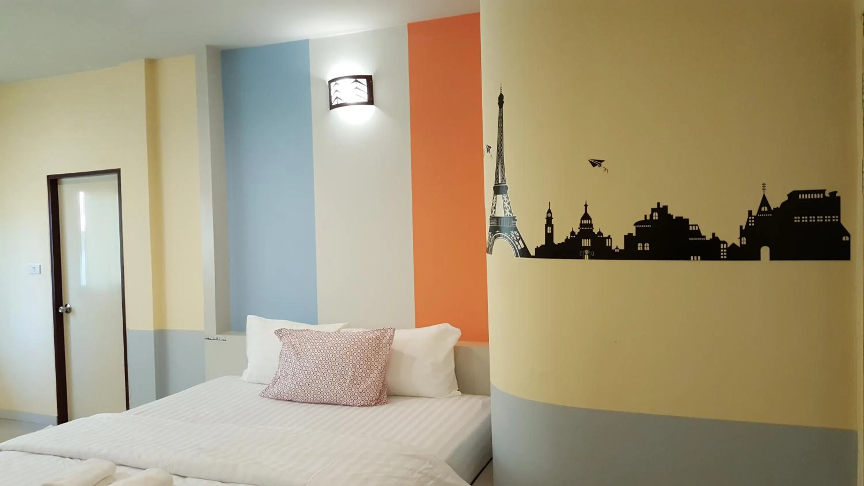 Bed in Juntima Place at Amphawa