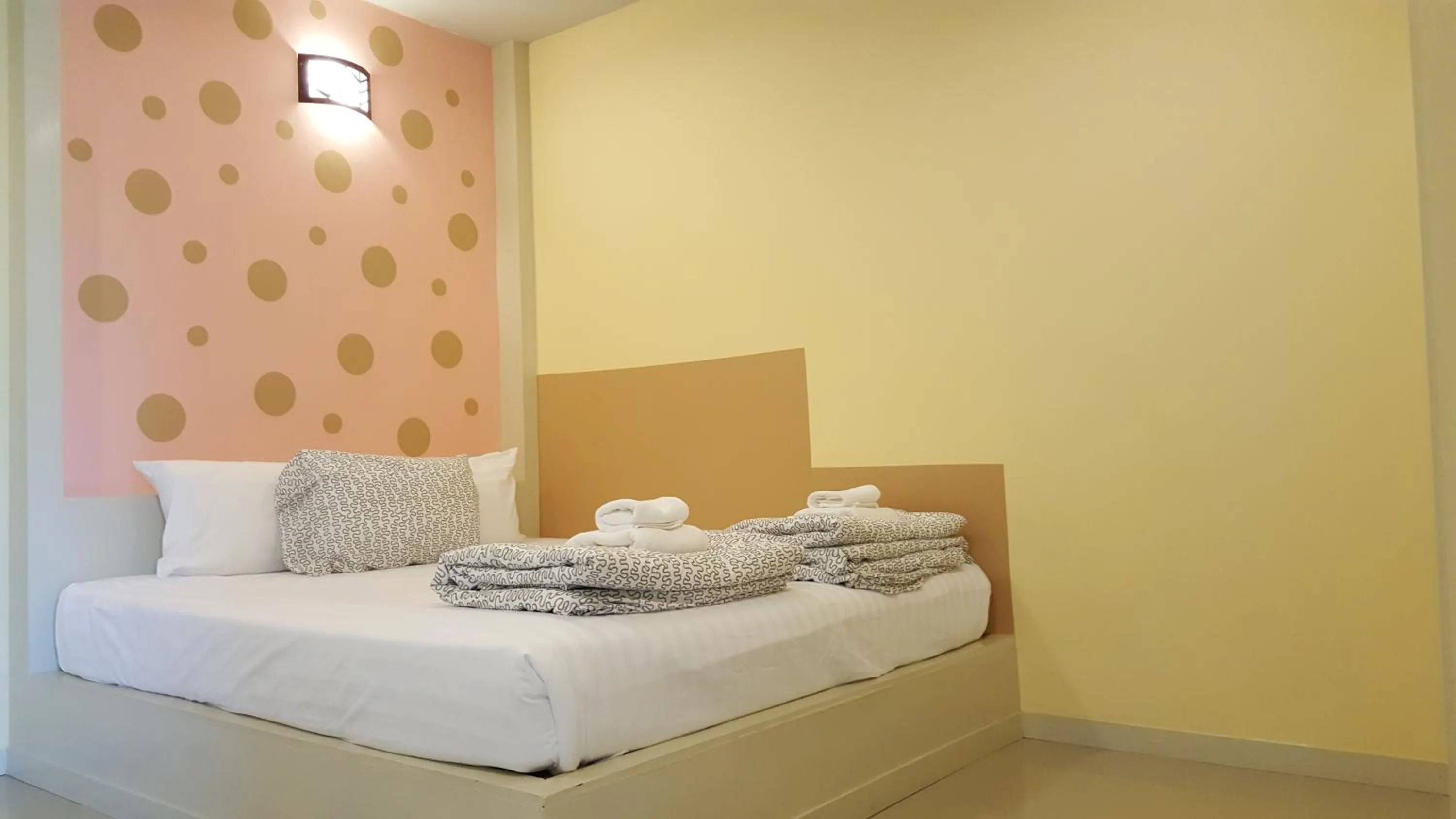 Bed in Juntima Place at Amphawa