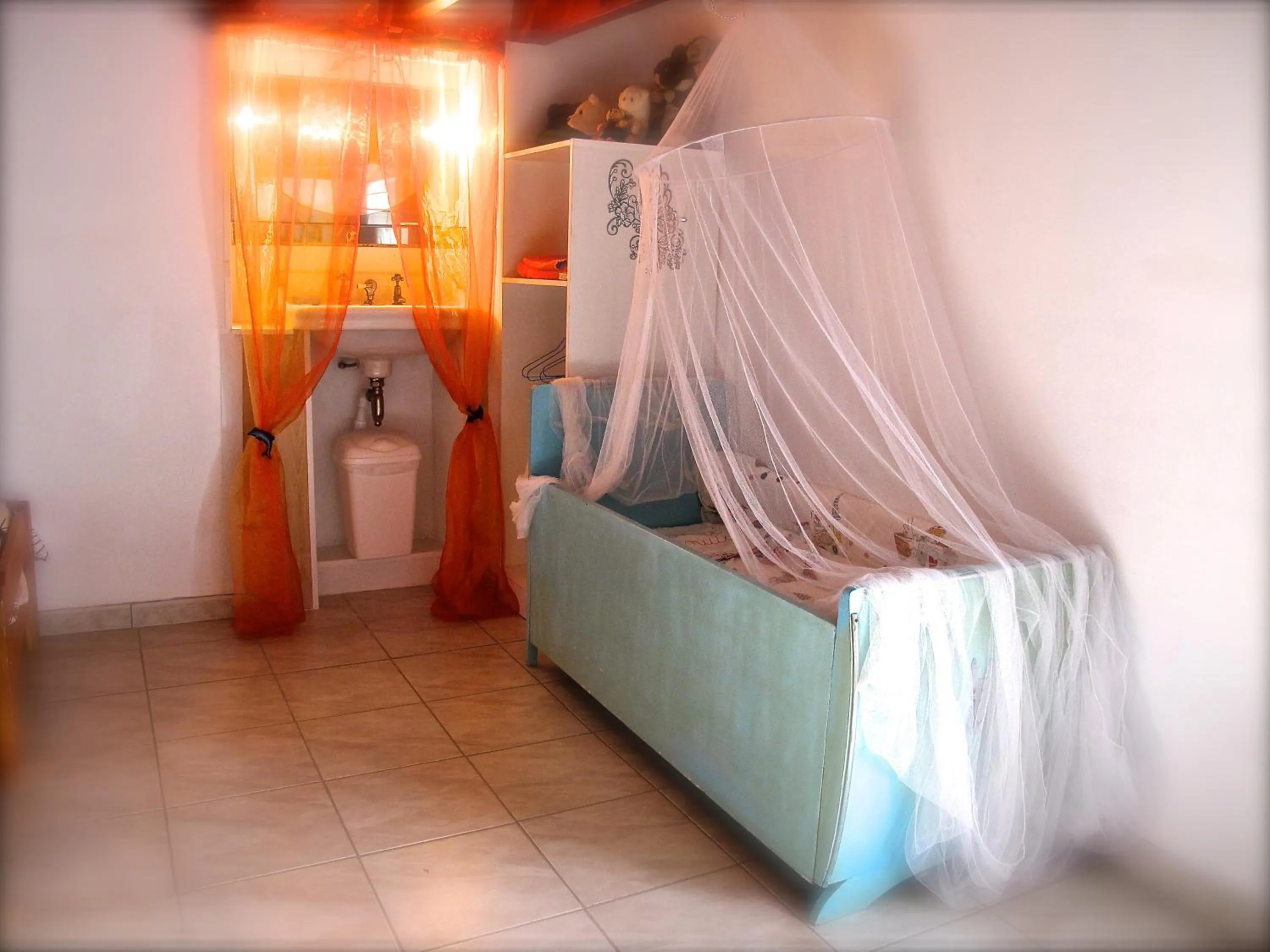 cot, Bed in Kerarz - Chambre d'hôtes