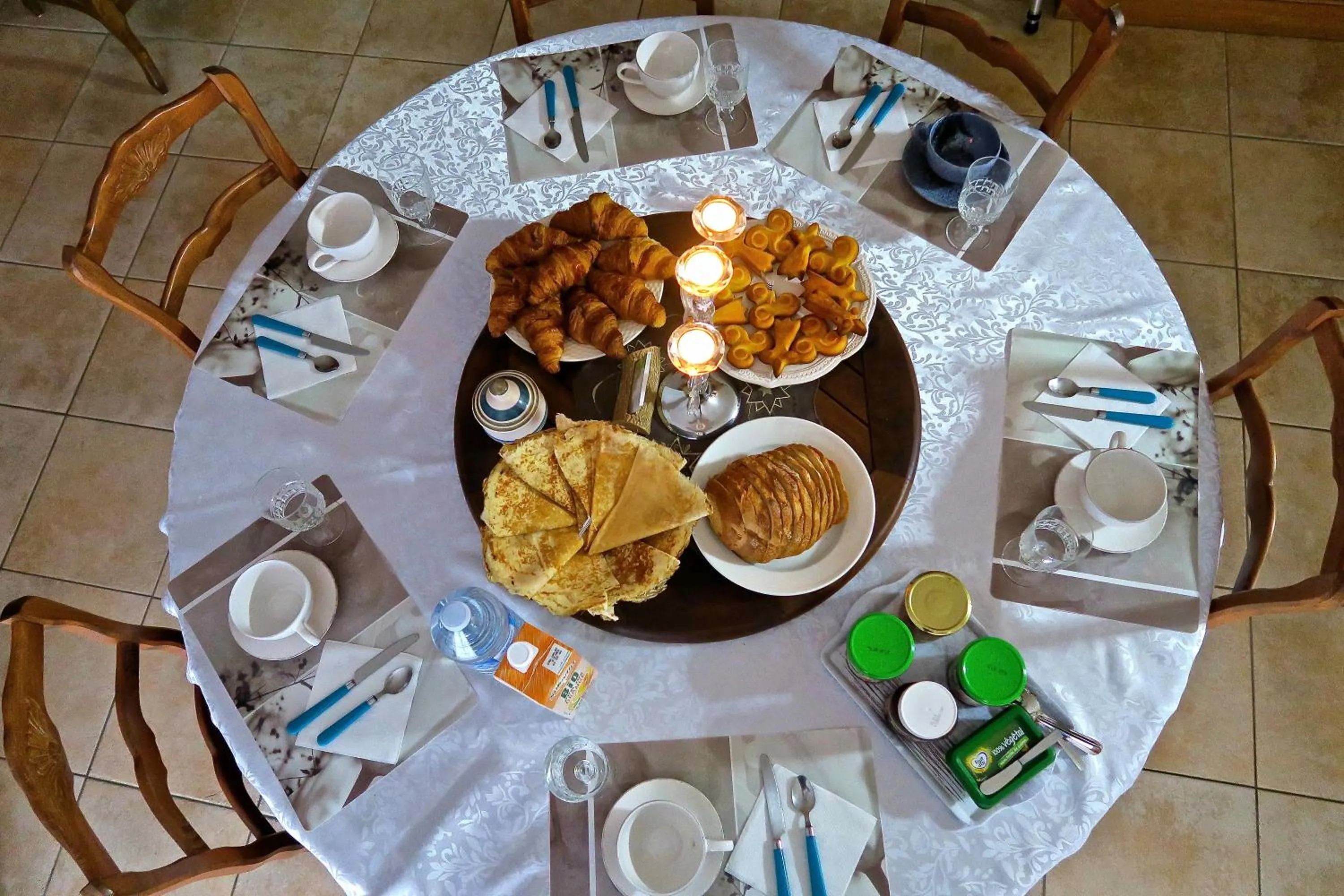 Food and drinks in Kerarz - Chambre d'hôtes