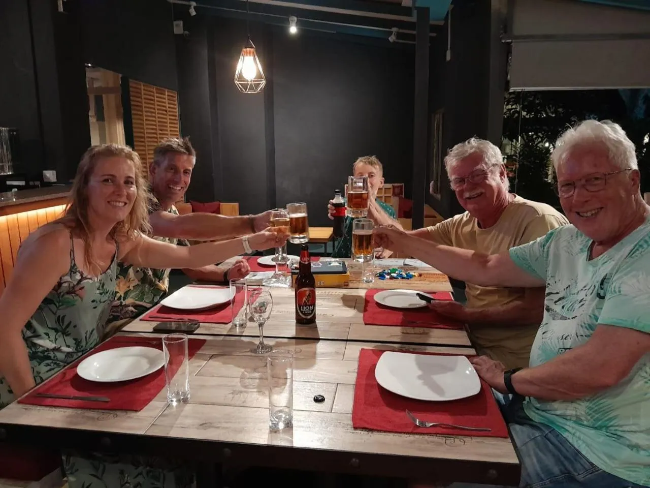 Restaurant/places to eat in Morning Star Resorts