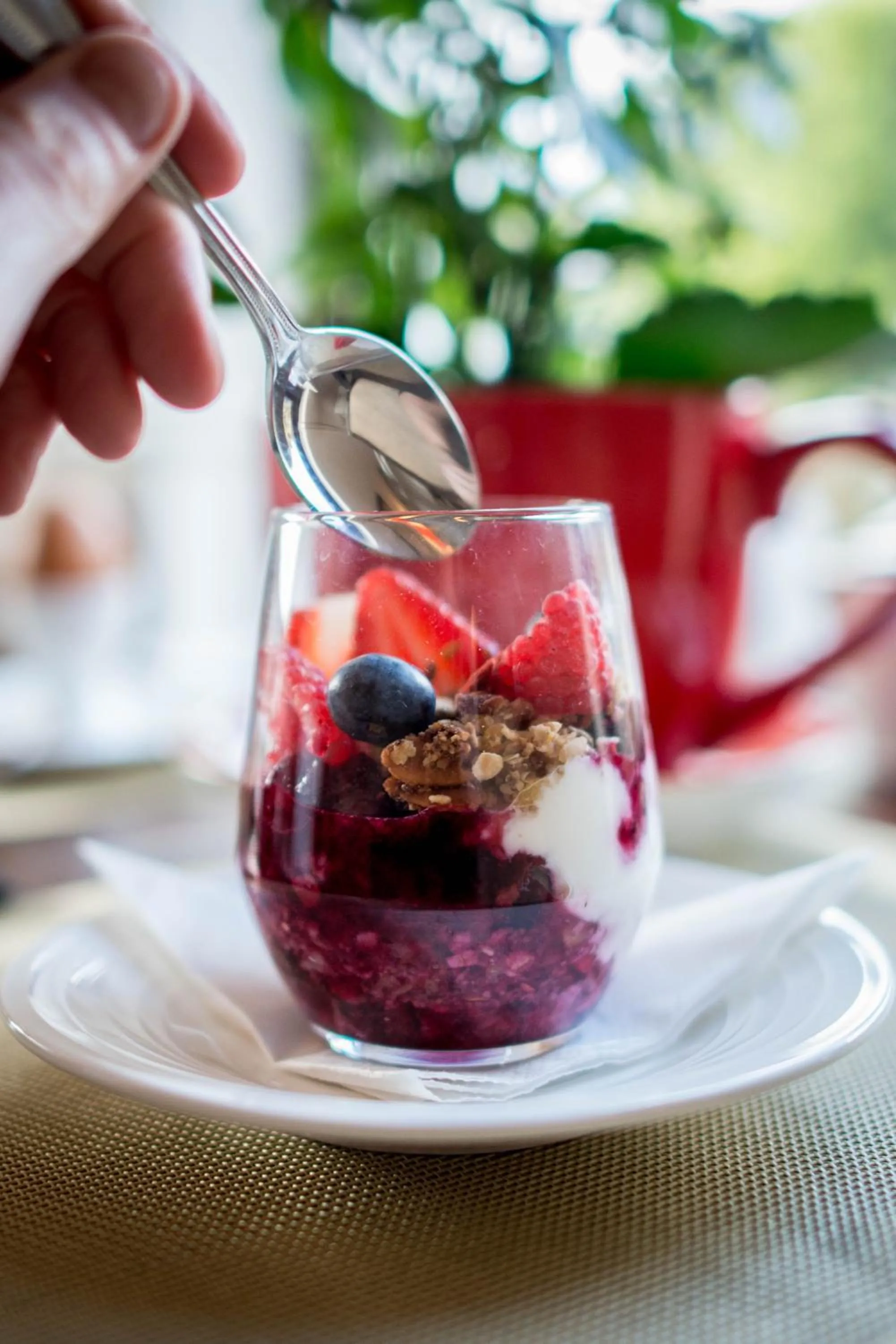 Breakfast in Hazelwood Lodge