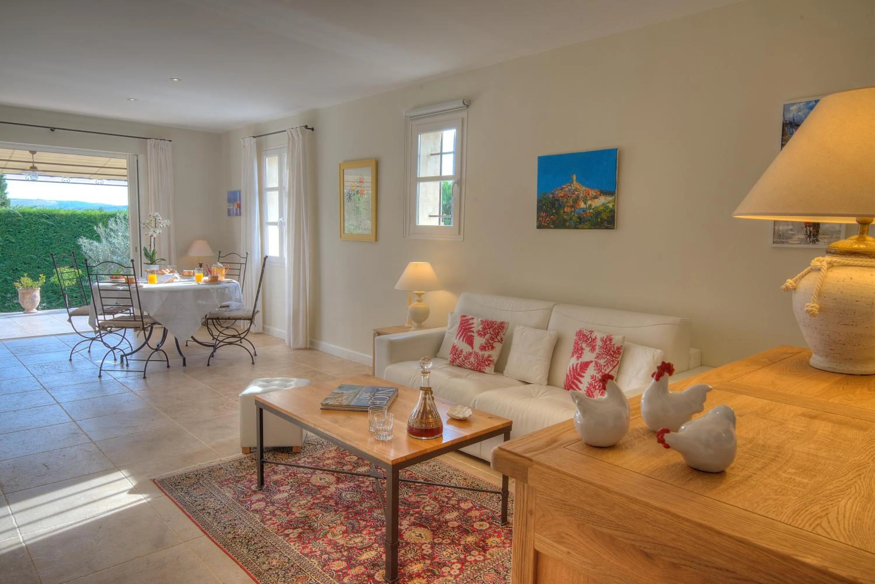 Living room in L,olivaie Côté Jardin