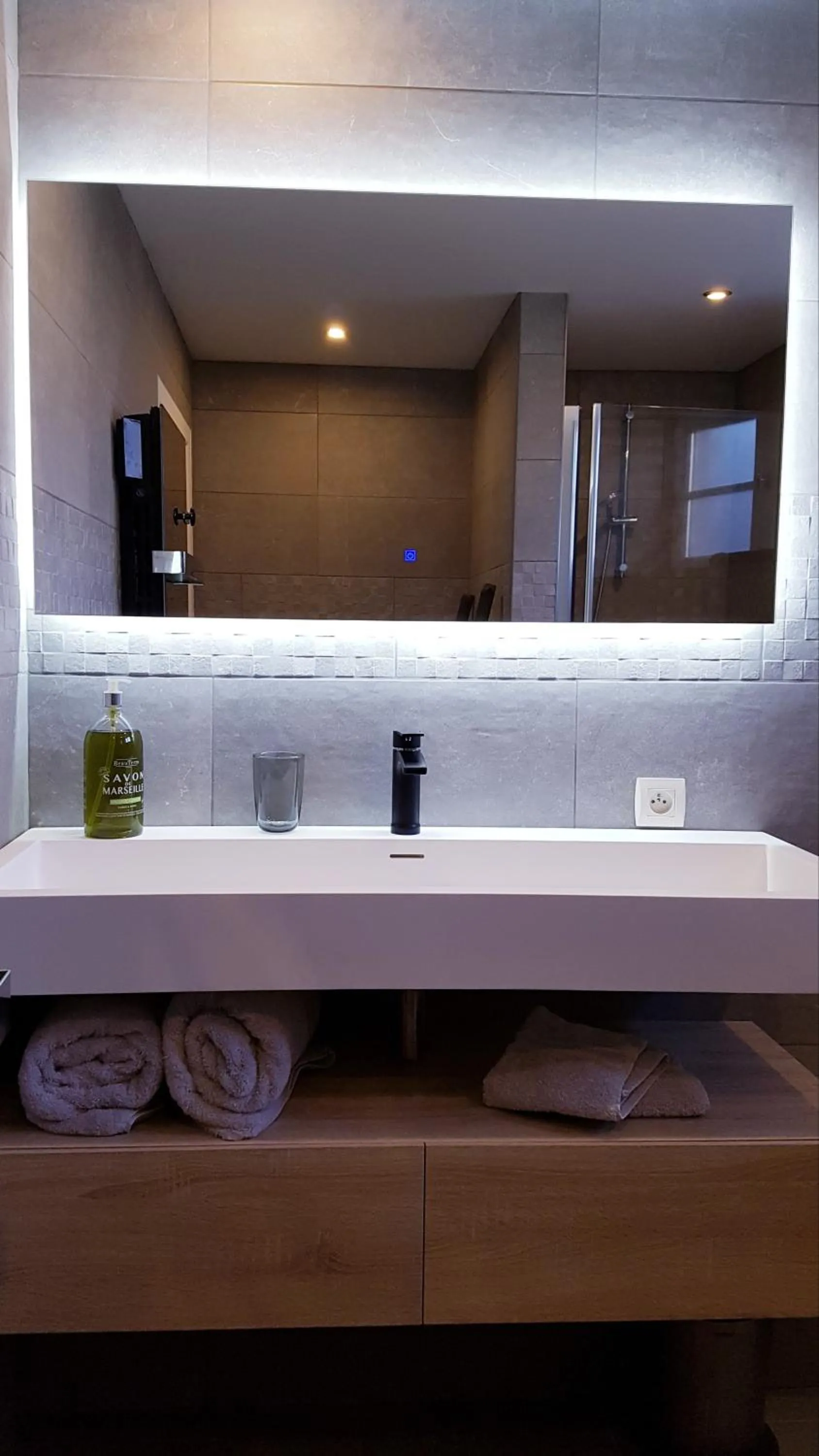 Bathroom in Moulin Renaudiots - Escapade Luxe Refuge cosy & Bourgogne au coin du feu