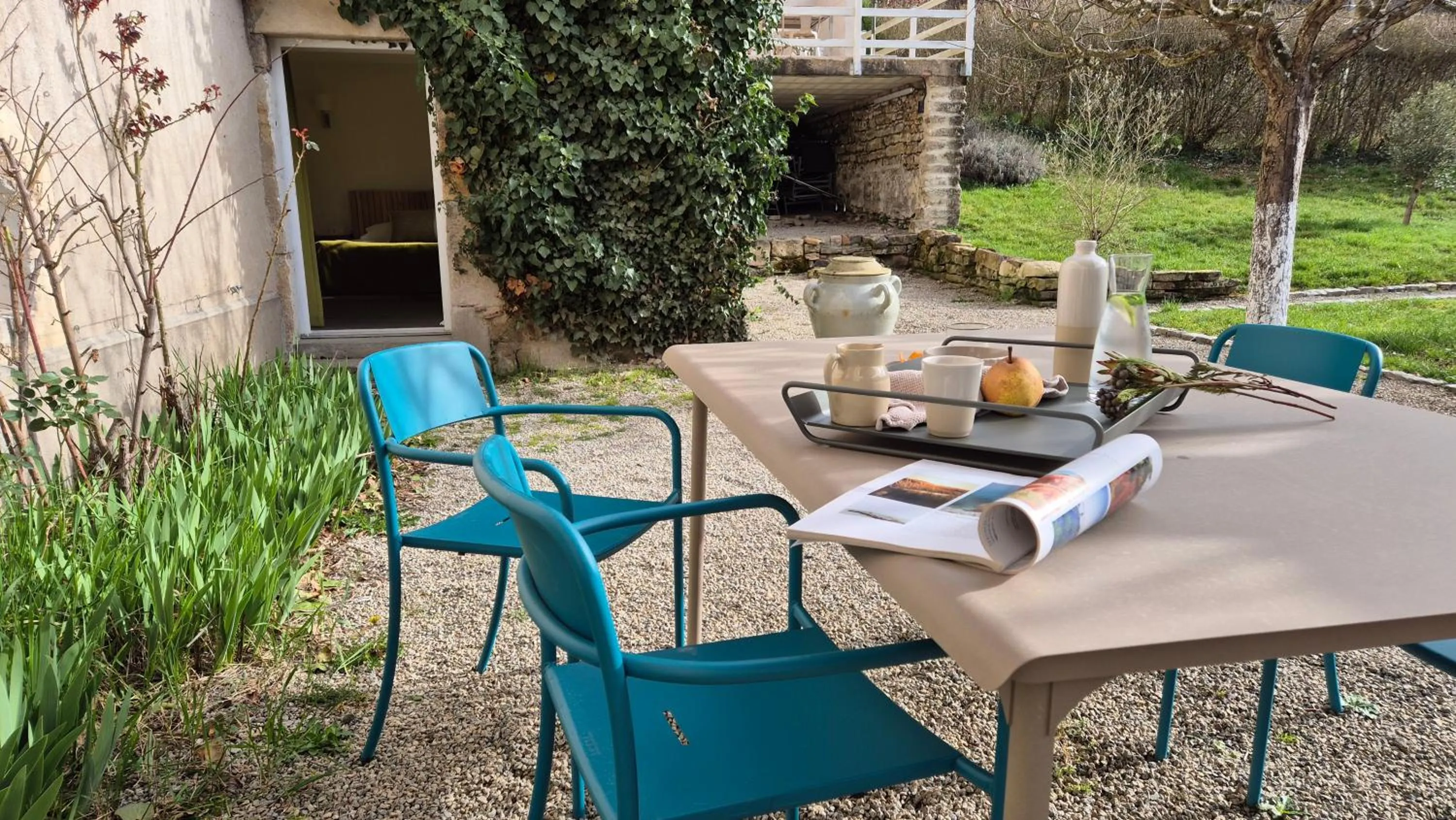 Patio in Moulin Renaudiots - Escapade Luxe Refuge cosy & Bourgogne au coin du feu