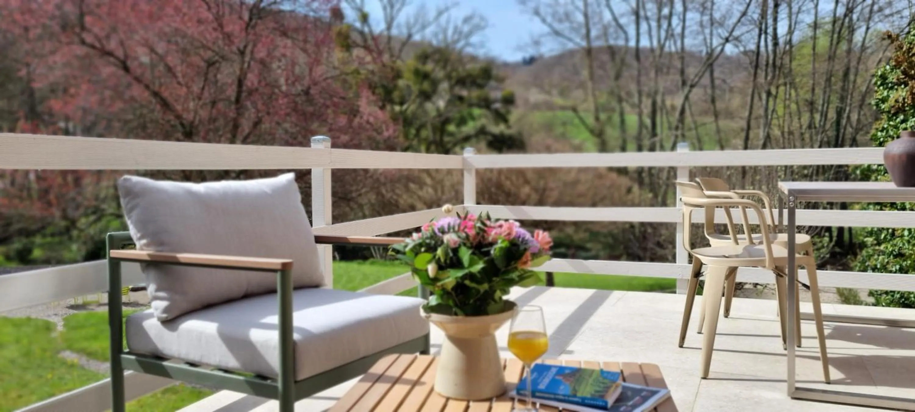 Patio in Moulin Renaudiots - Escapade Luxe Refuge cosy & Bourgogne au coin du feu