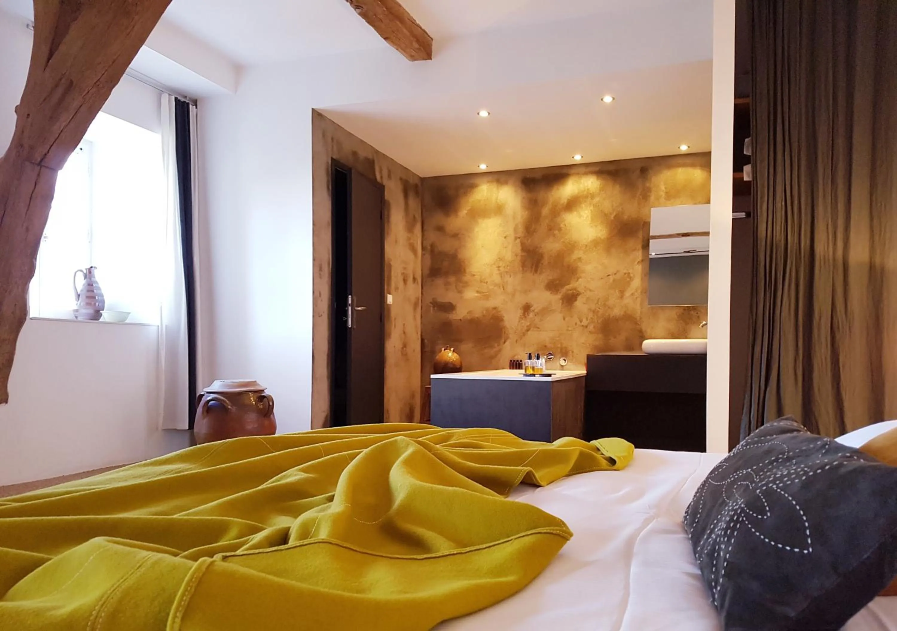 Bed in Moulin Renaudiots - Escapade Luxe Refuge cosy & Bourgogne au coin du feu