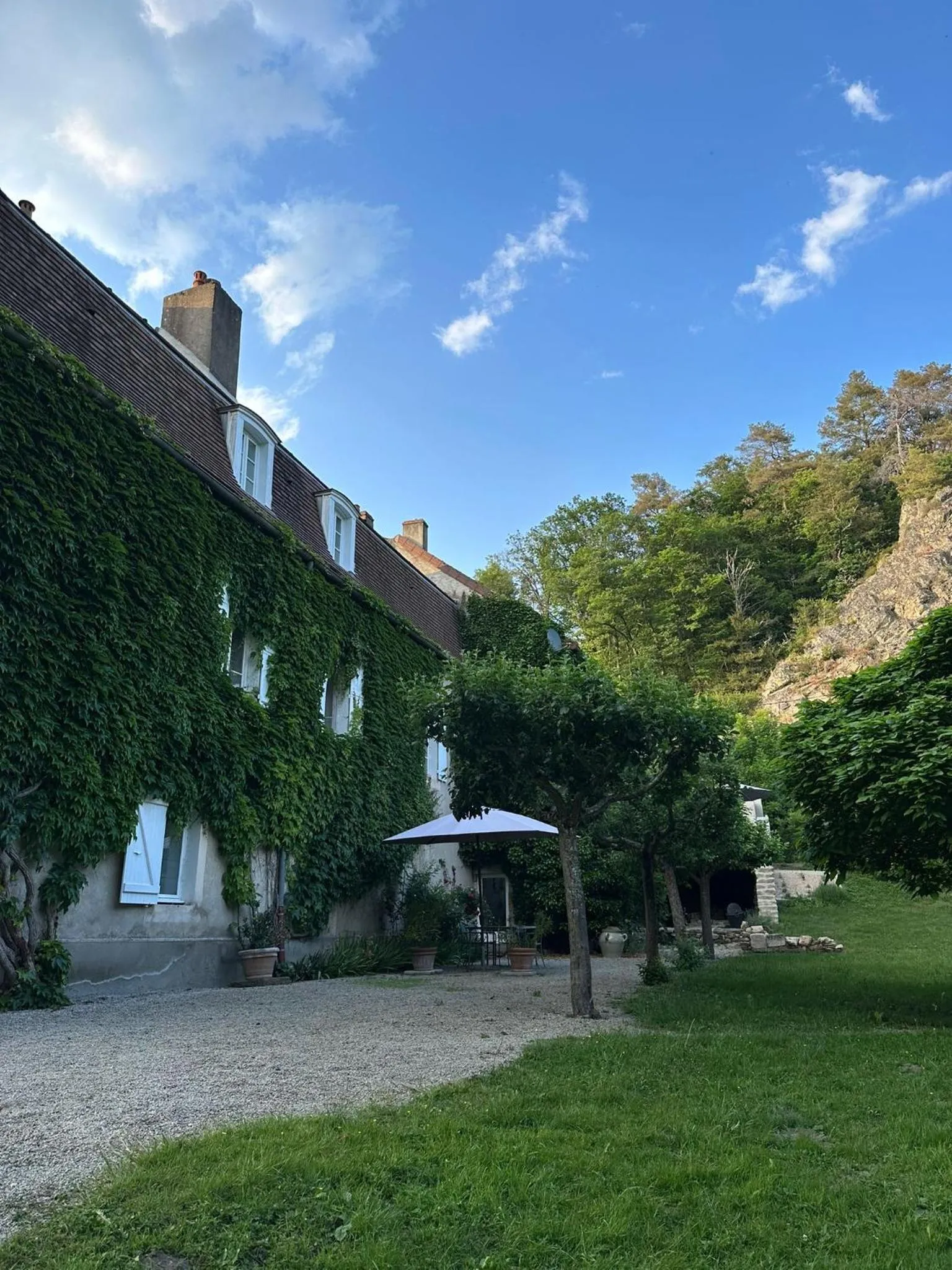 Property building in Moulin Renaudiots - Escapade Luxe Refuge cosy & Bourgogne au coin du feu