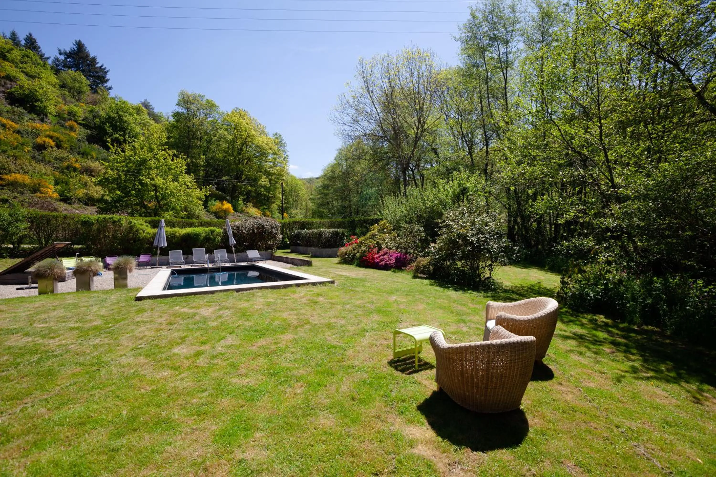 Garden view in Moulin Renaudiots - Escapade Luxe Refuge cosy & Bourgogne au coin du feu