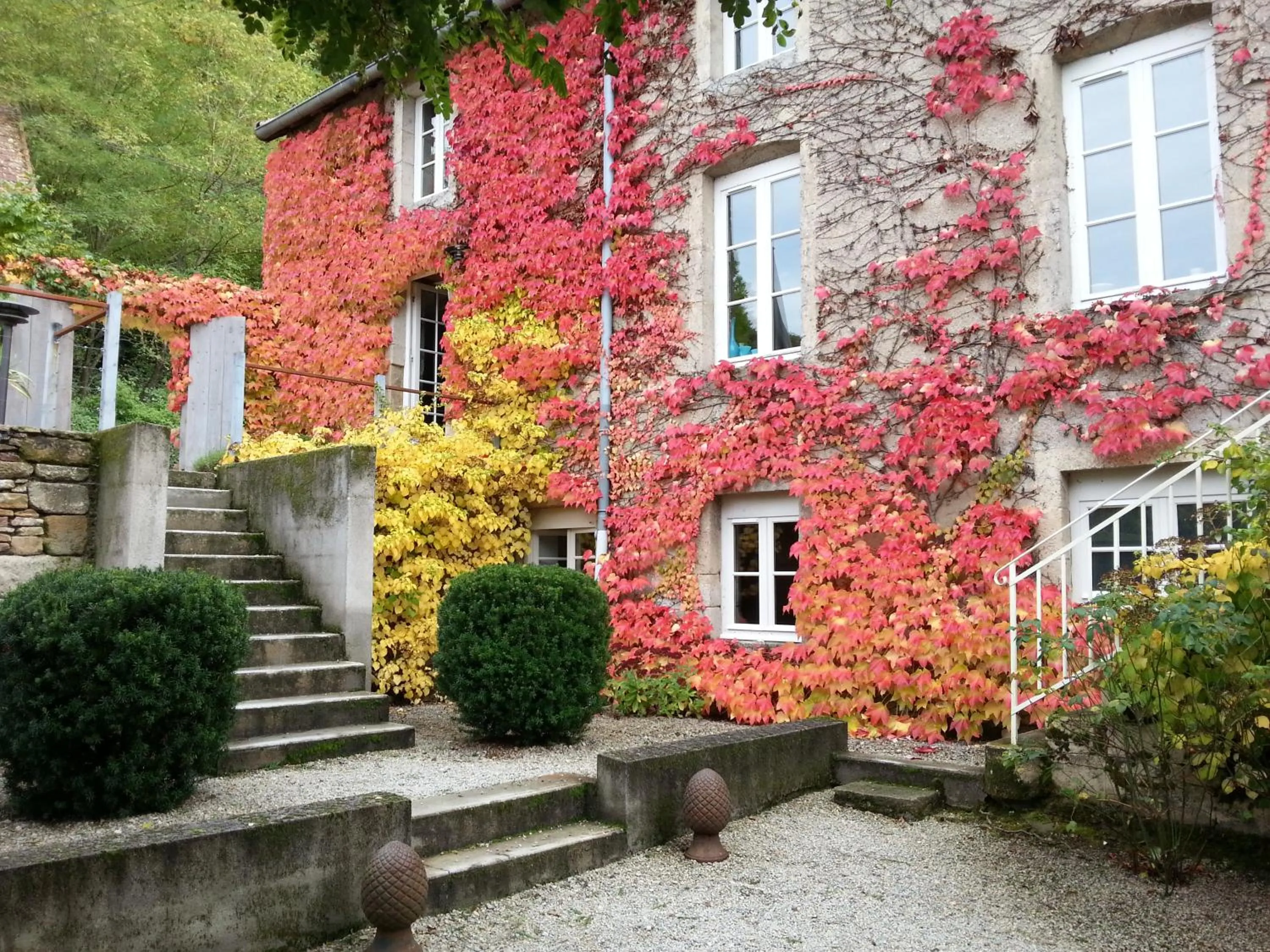 Property building in Moulin Renaudiots - Escapade Luxe Refuge cosy & Bourgogne au coin du feu