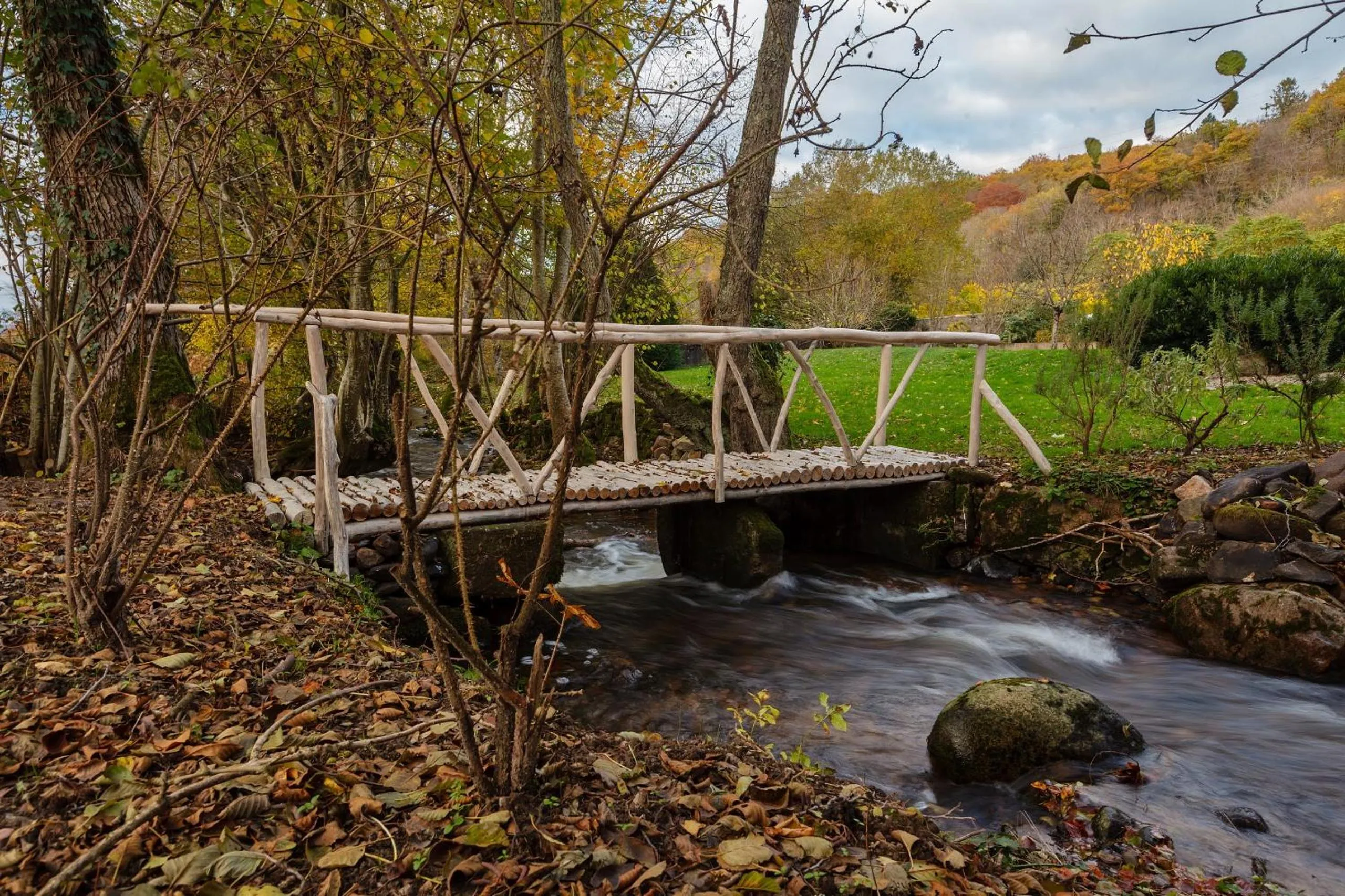 Nearby landmark in Moulin Renaudiots - Escapade Luxe Refuge cosy & Bourgogne au coin du feu