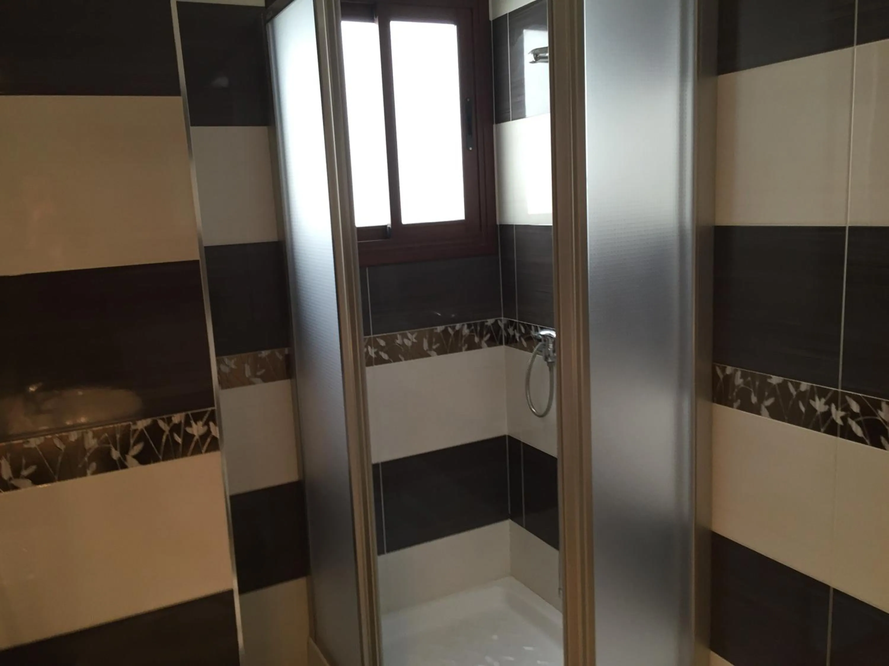 Shower in Cadiz Deluxe Apartment