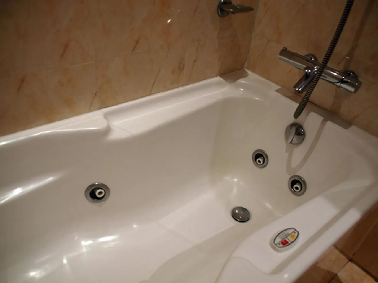 Hot Tub in Hotel Guillem & Spa